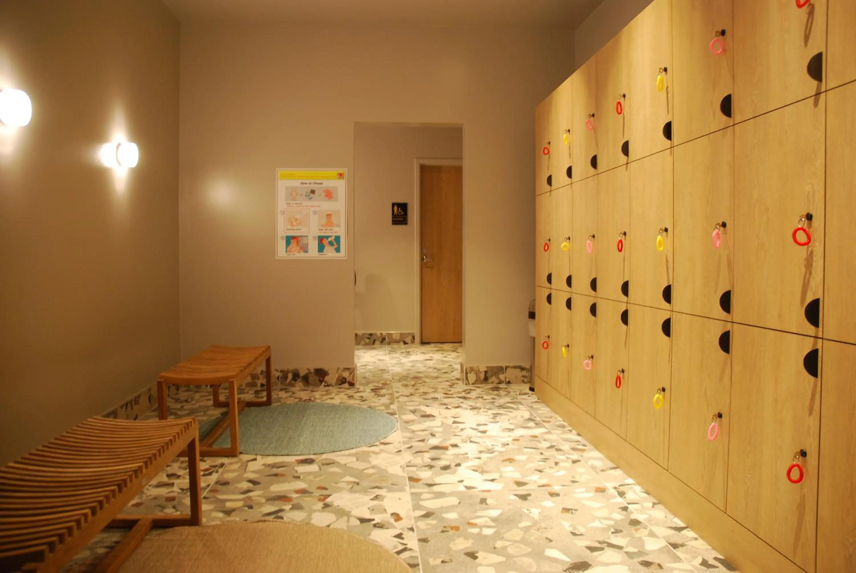 Hot Spring Bath in Cedartree Hotel Portland Hillsboro