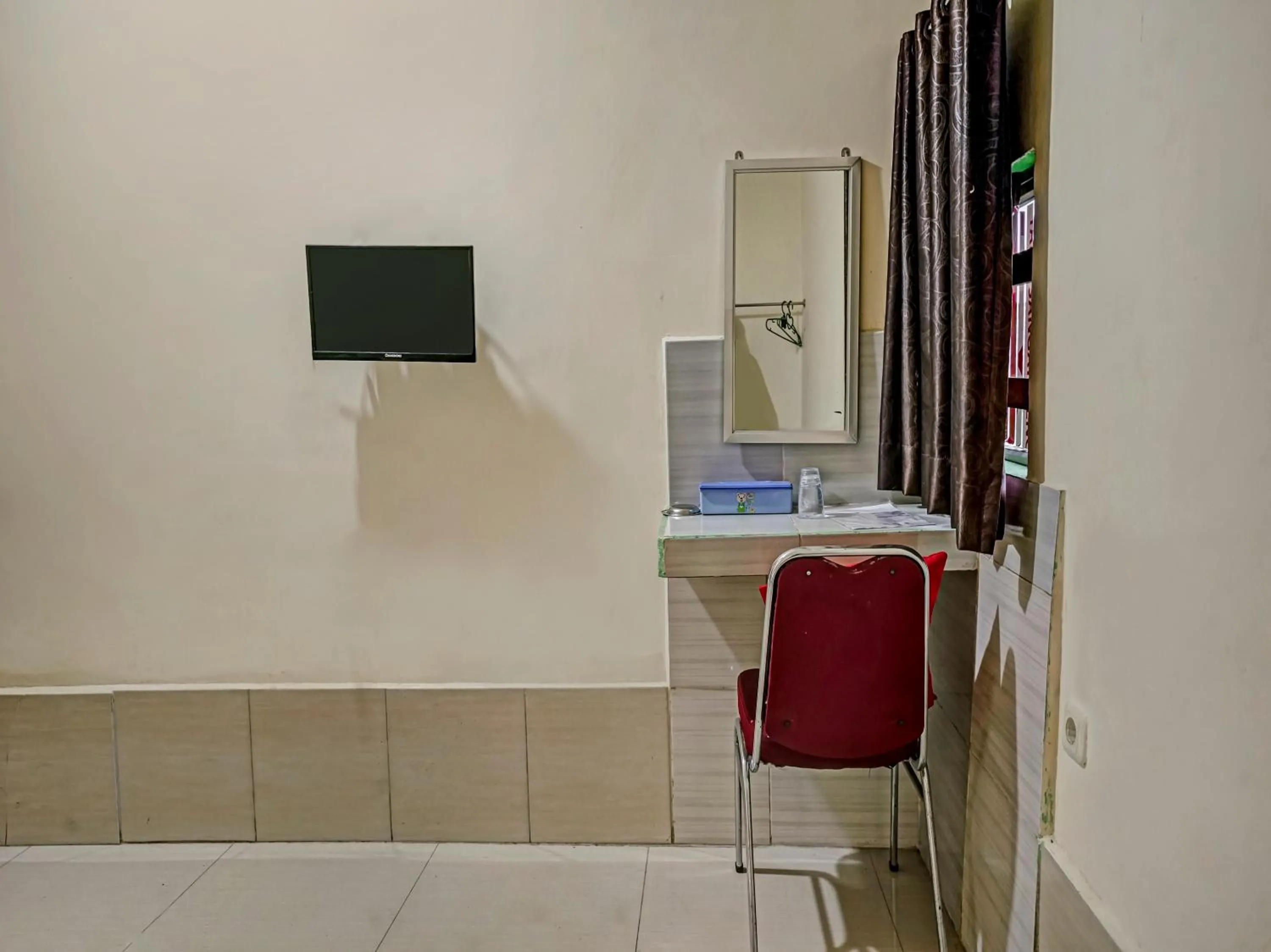 Area and facilities, TV/Entertainment Center in OYO 90158 Hotel Lendosis Perintis Kemerdekaan