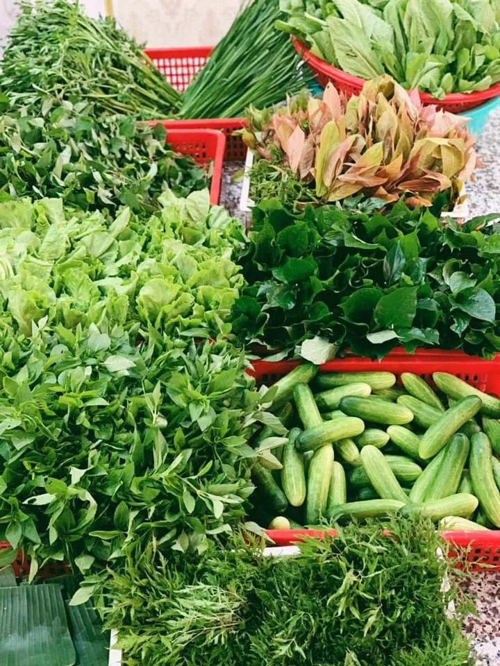 Restaurant/places to eat in Little Saigon Hotel