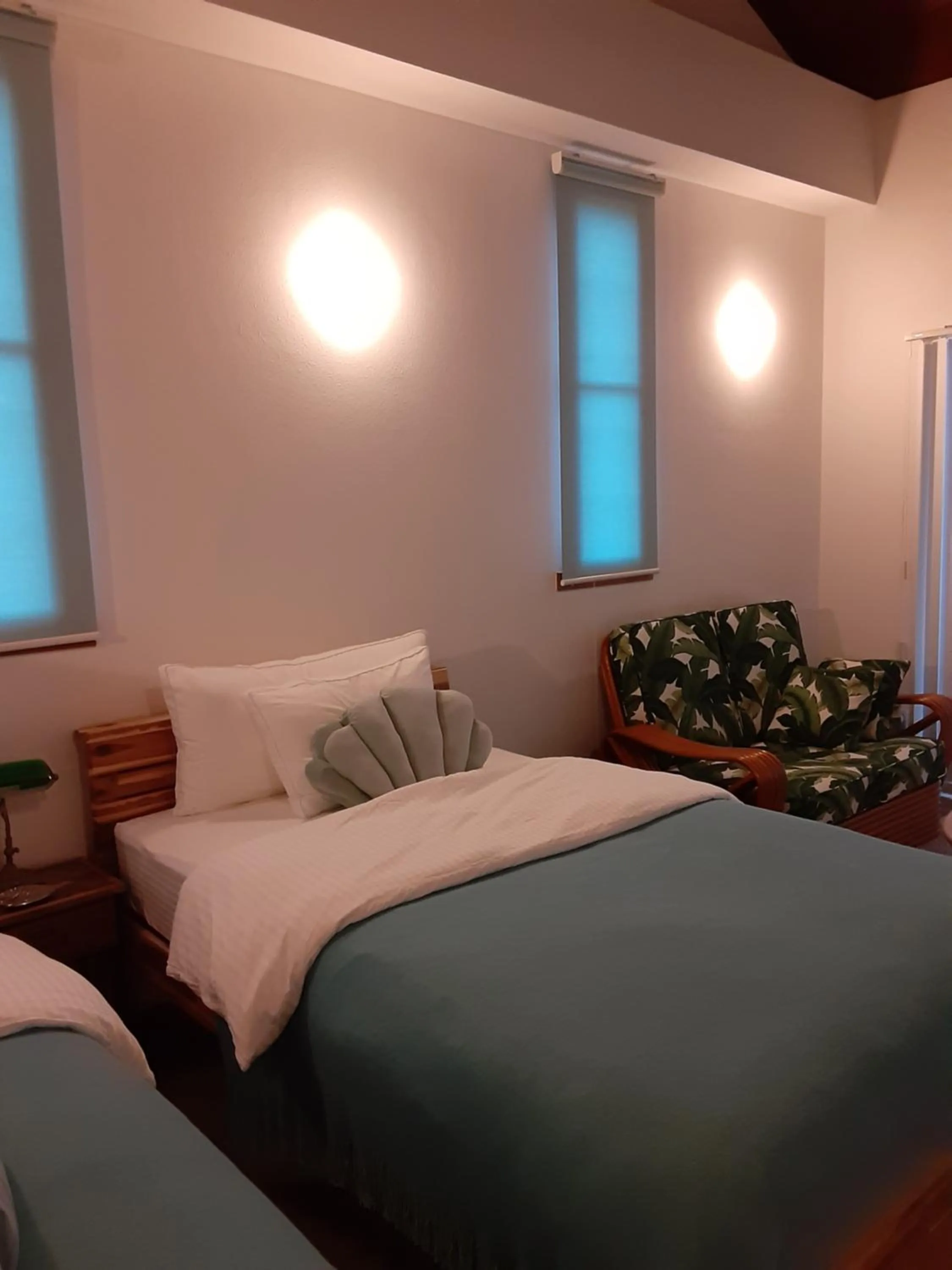 Bed in Roconia Terrace