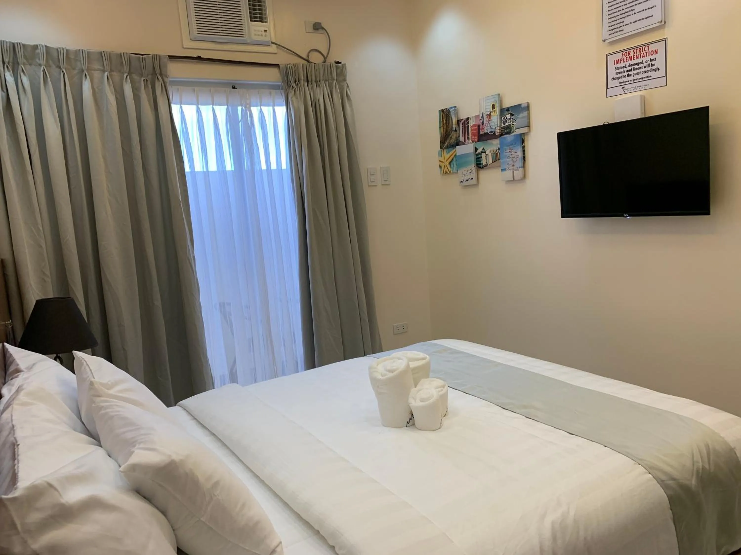 Bedroom, Bed in Villa MJ Maristela Beach Resort