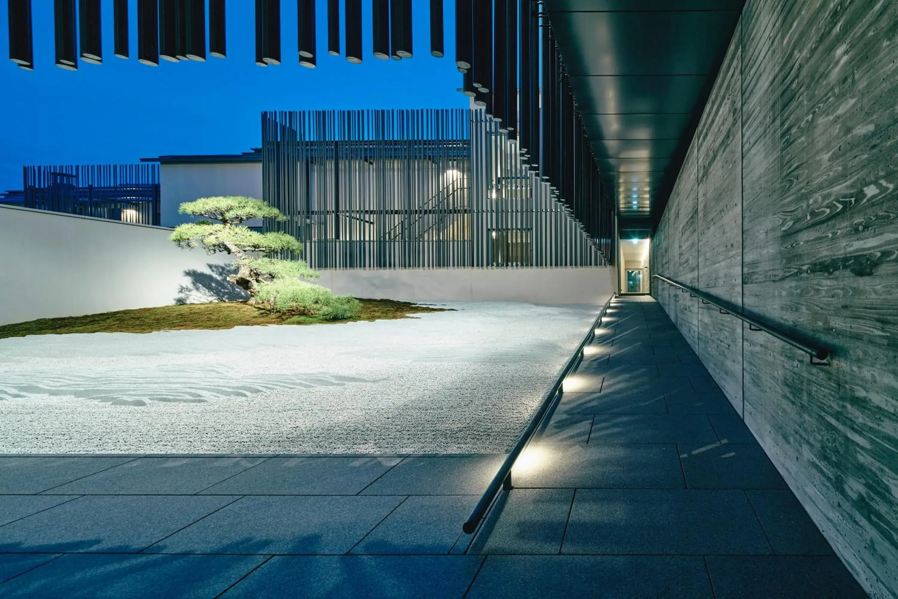 Facade/entrance in Muni Kyoto Facade/entrance in Muni Kyoto