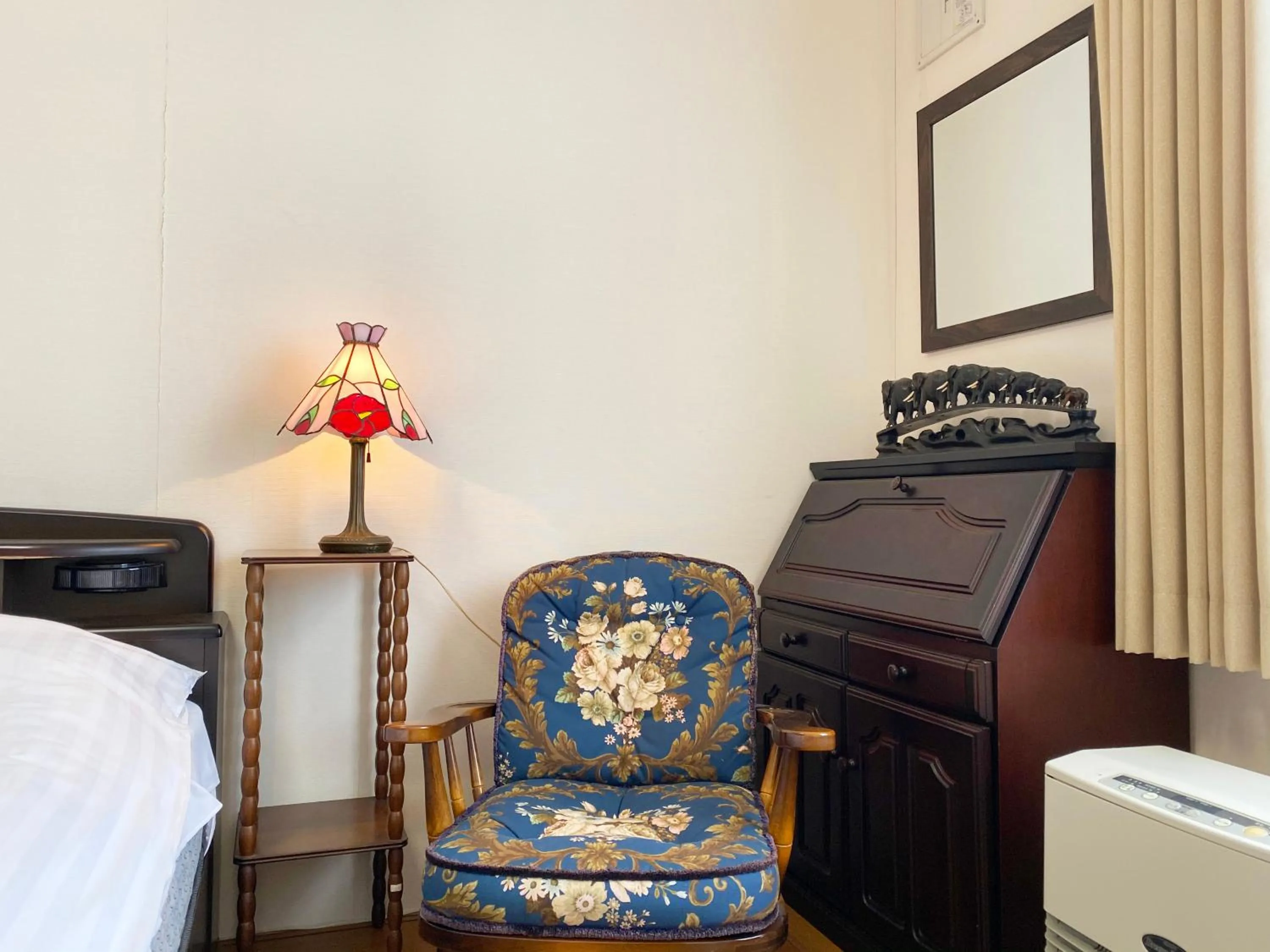 Bed in Sirogane Free Harbour Hotel