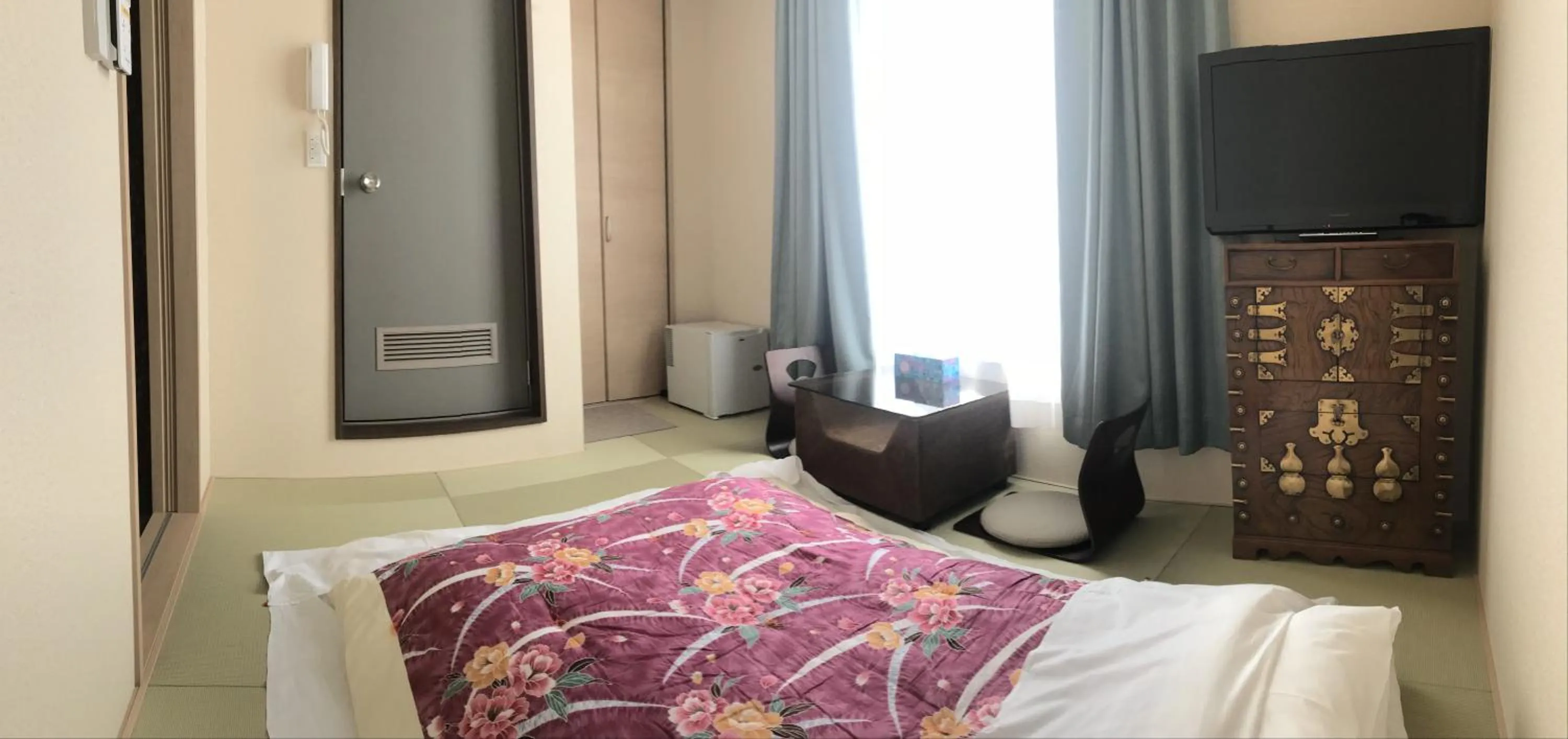 Bed in Sirogane Free Harbour Hotel