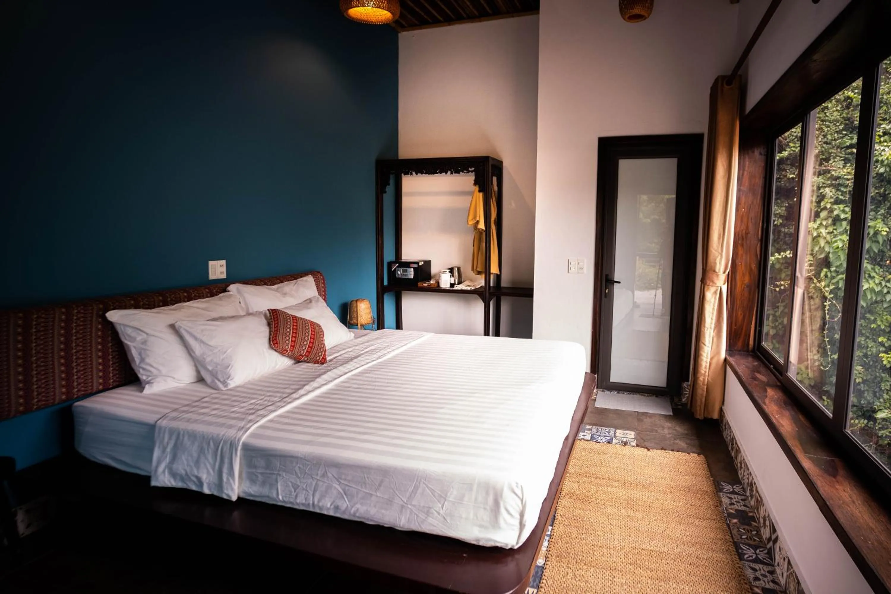 Bed in Trang An Ecolodge