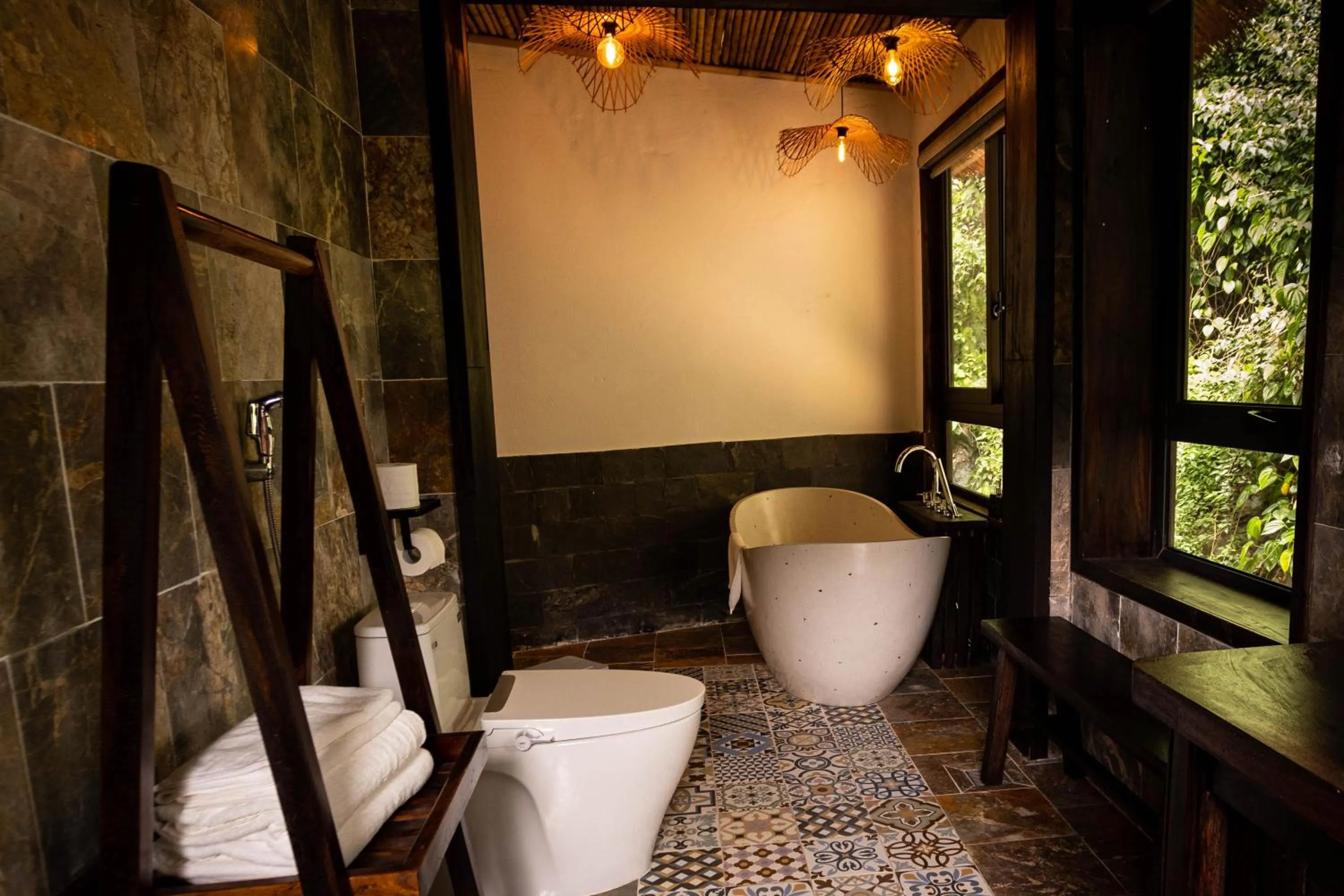 Toilet in Trang An Ecolodge