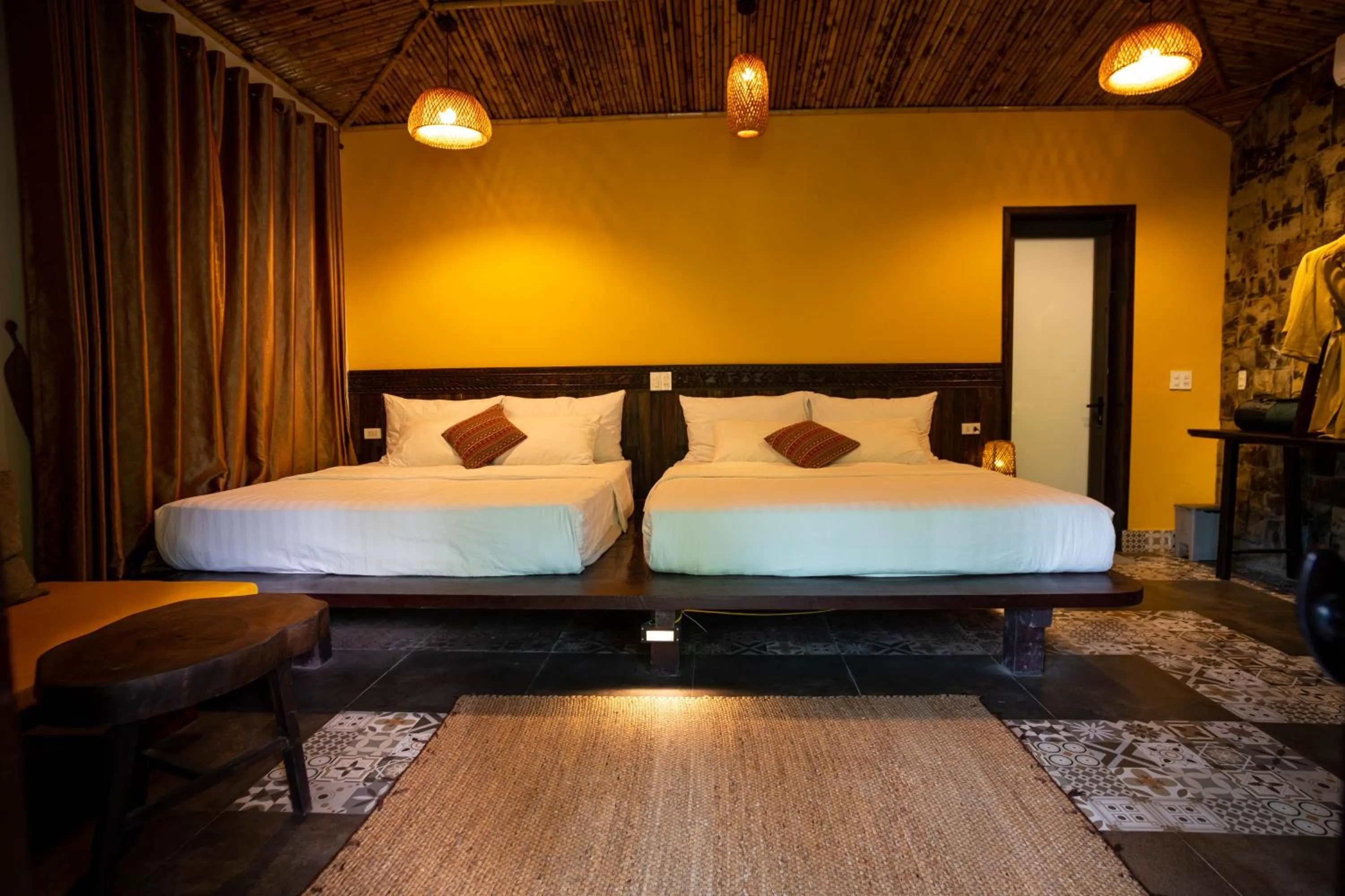 Bed in Trang An Ecolodge