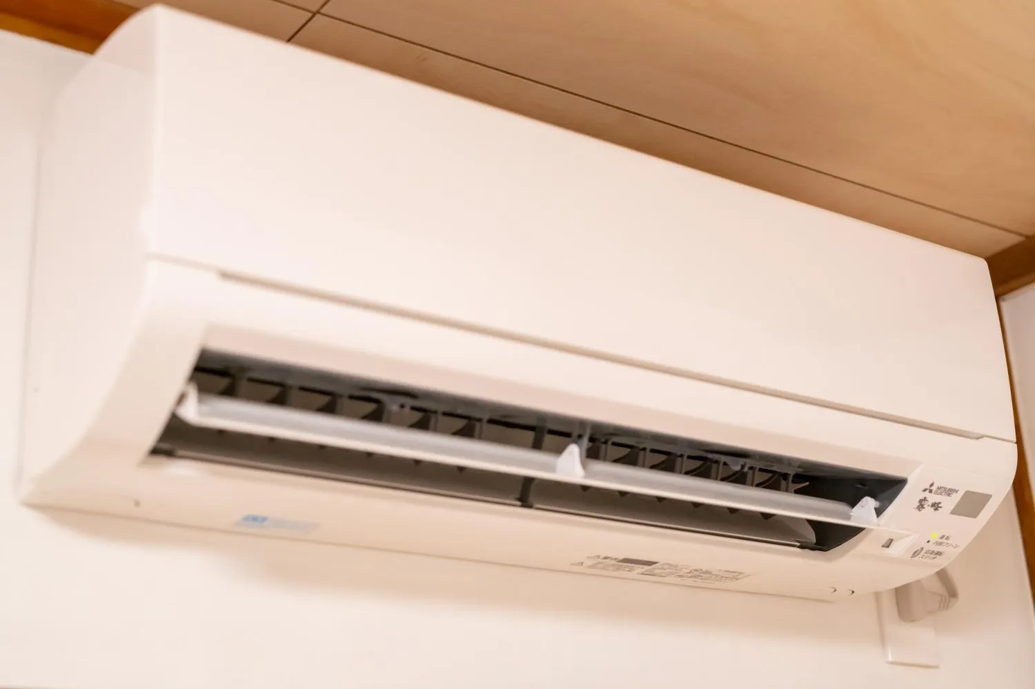 air conditioner in REN Kitamatsunoki