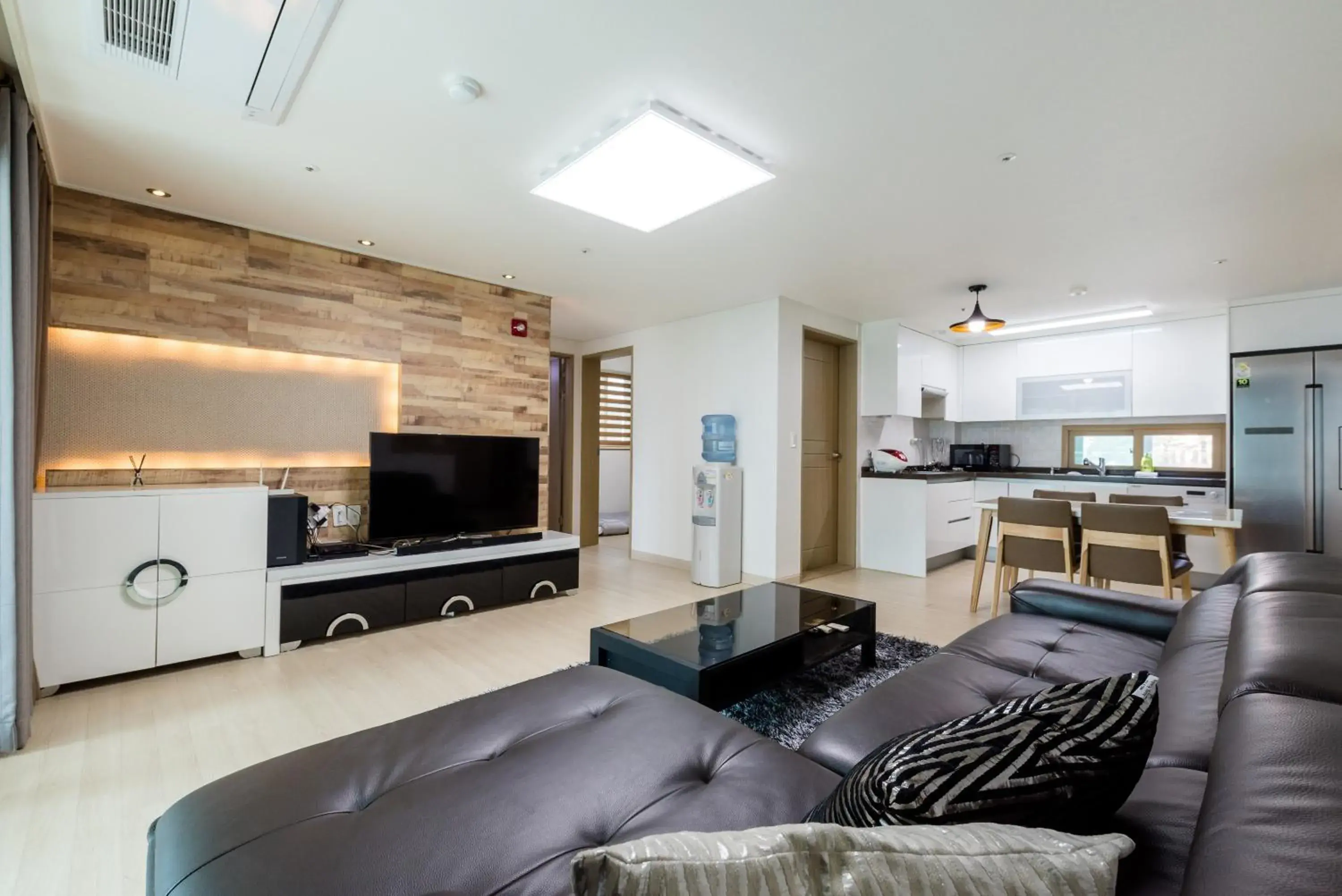 Living room in JS Residence Hotel Okpo Living room in JS Residence Hotel Okpo