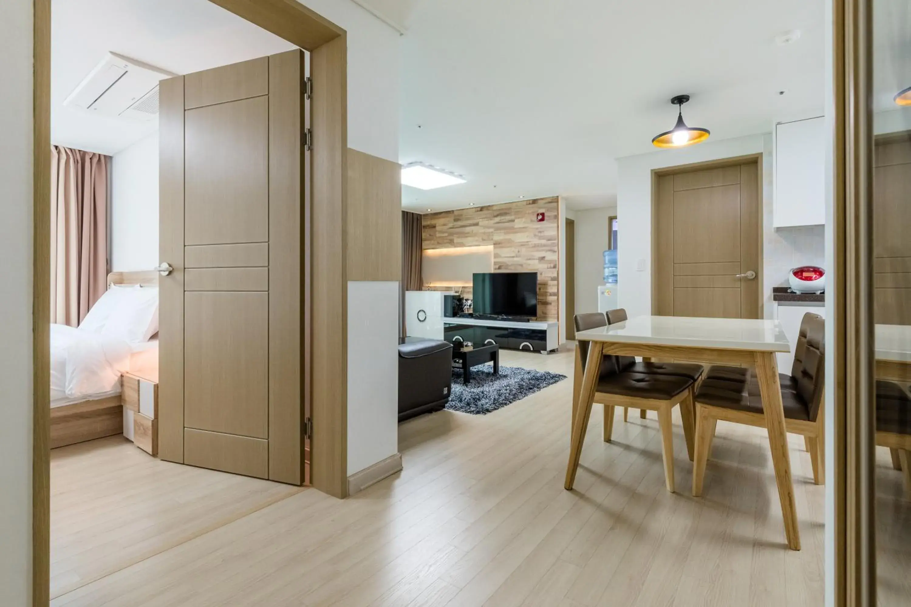 Photo of the whole room in JS Residence Hotel Okpo Photo of the whole room in JS Residence Hotel Okpo