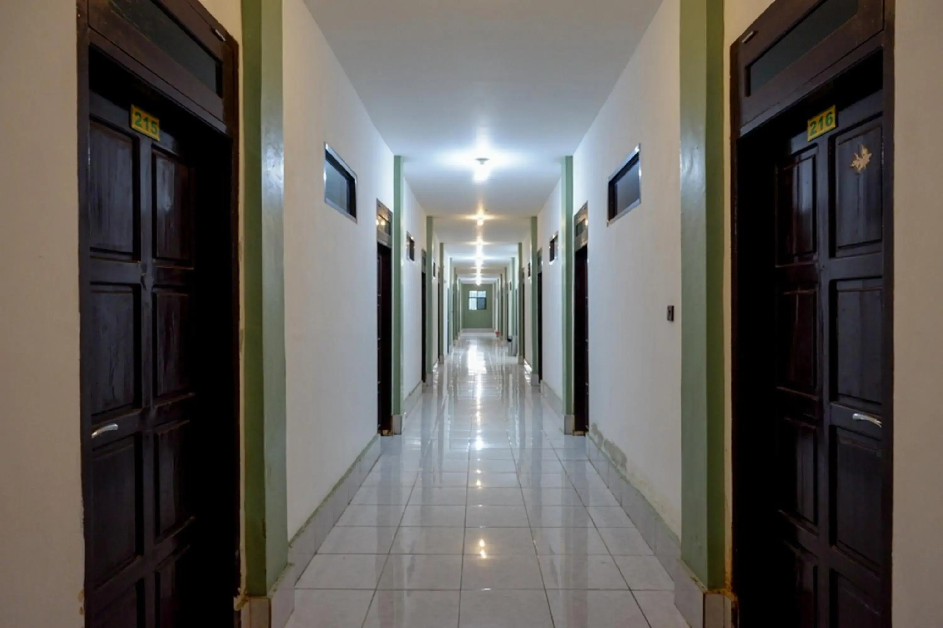 Property building in RedDoorz Syariah @ Hotel Wisma Indonesia Kendari Property building in RedDoorz Syariah @ Hotel Wisma Indonesia Kendari