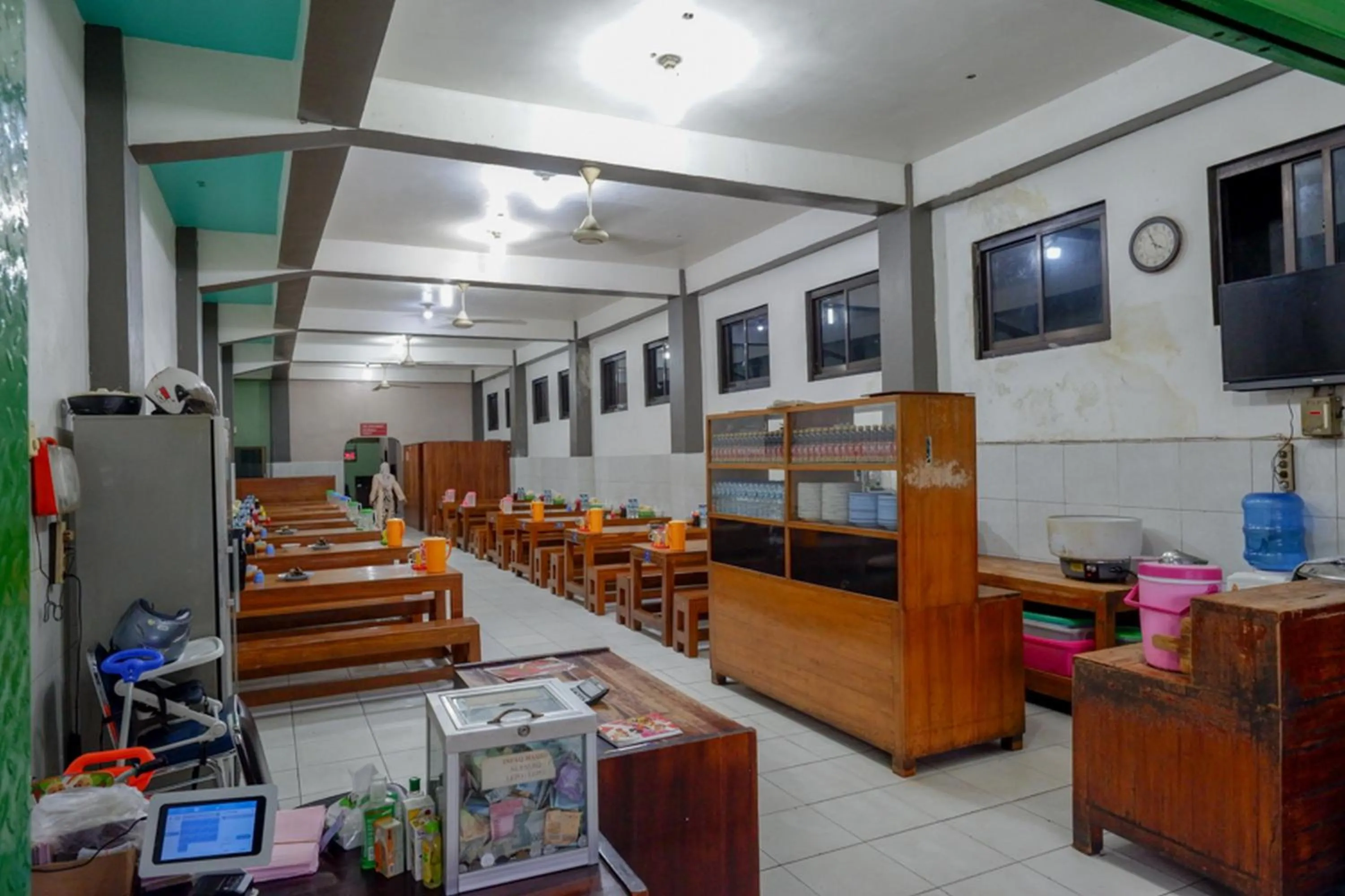 Restaurant/places to eat in RedDoorz Syariah @ Hotel Wisma Indonesia Kendari