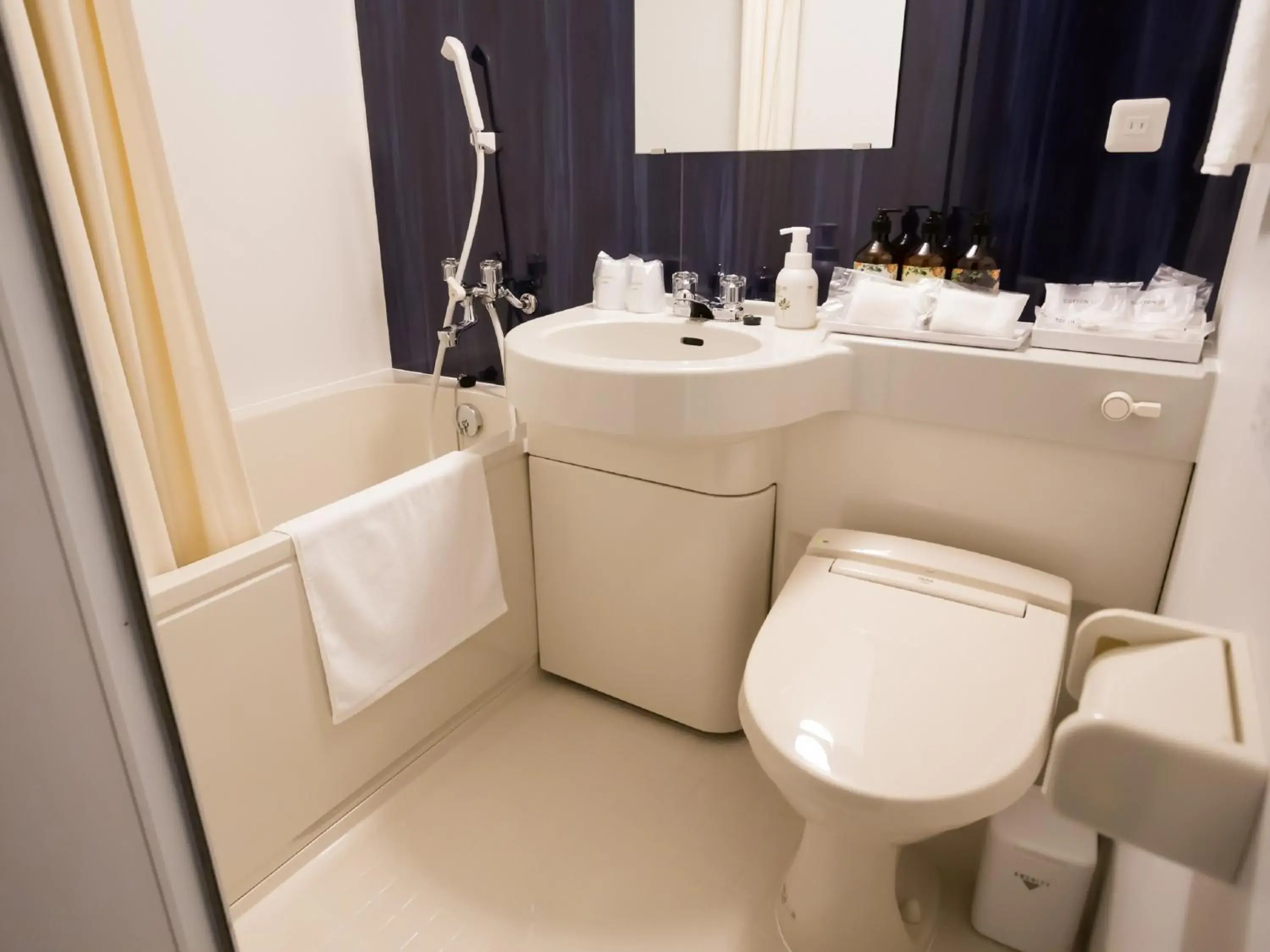 Standard Twin Room - single occupancy in Hotel Peace Island Nago Standard Twin Room - single occupancy in Hotel Peace Island Nago