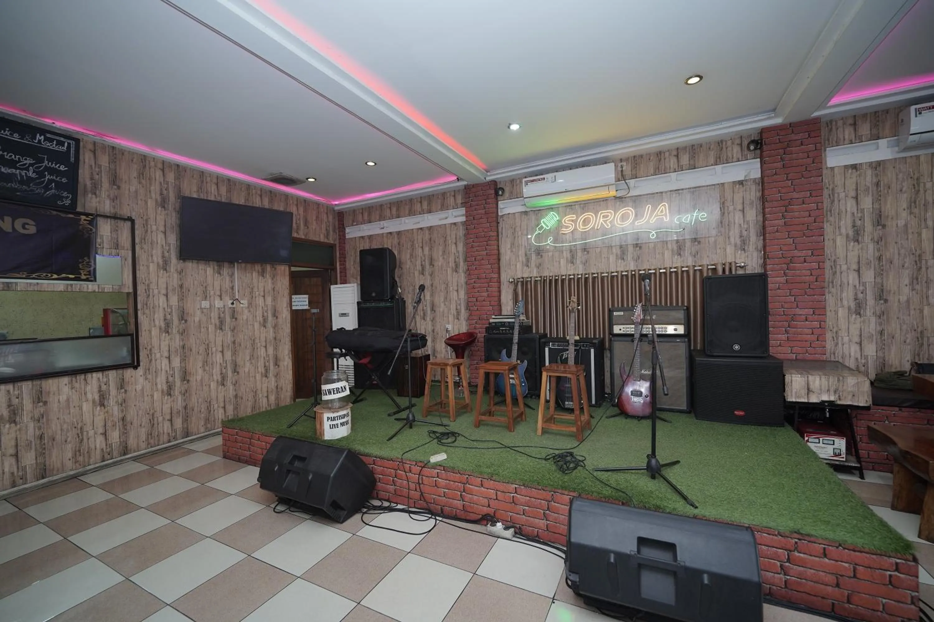 Restaurant/places to eat in Hotel Soreang