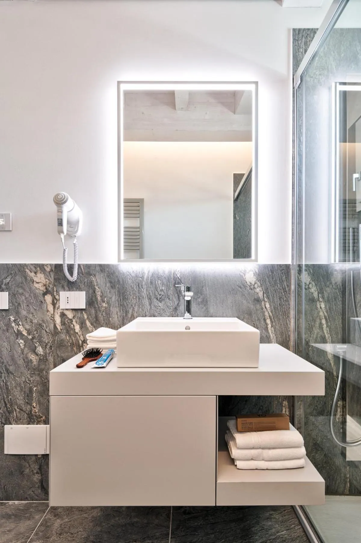 Bathroom in Albamarina Residence