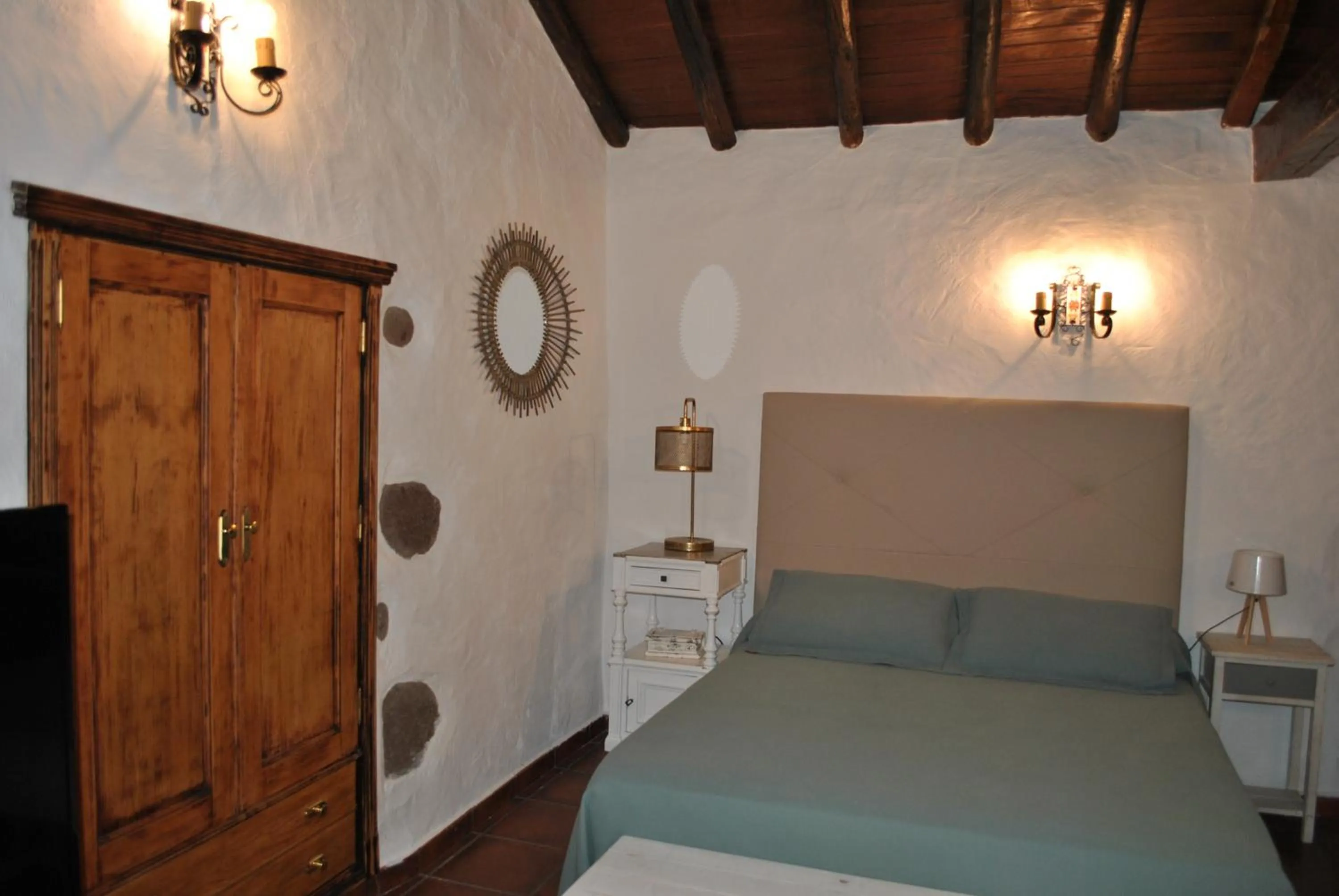 Photo of the whole room, Bed in RK La Casona de Tejeda