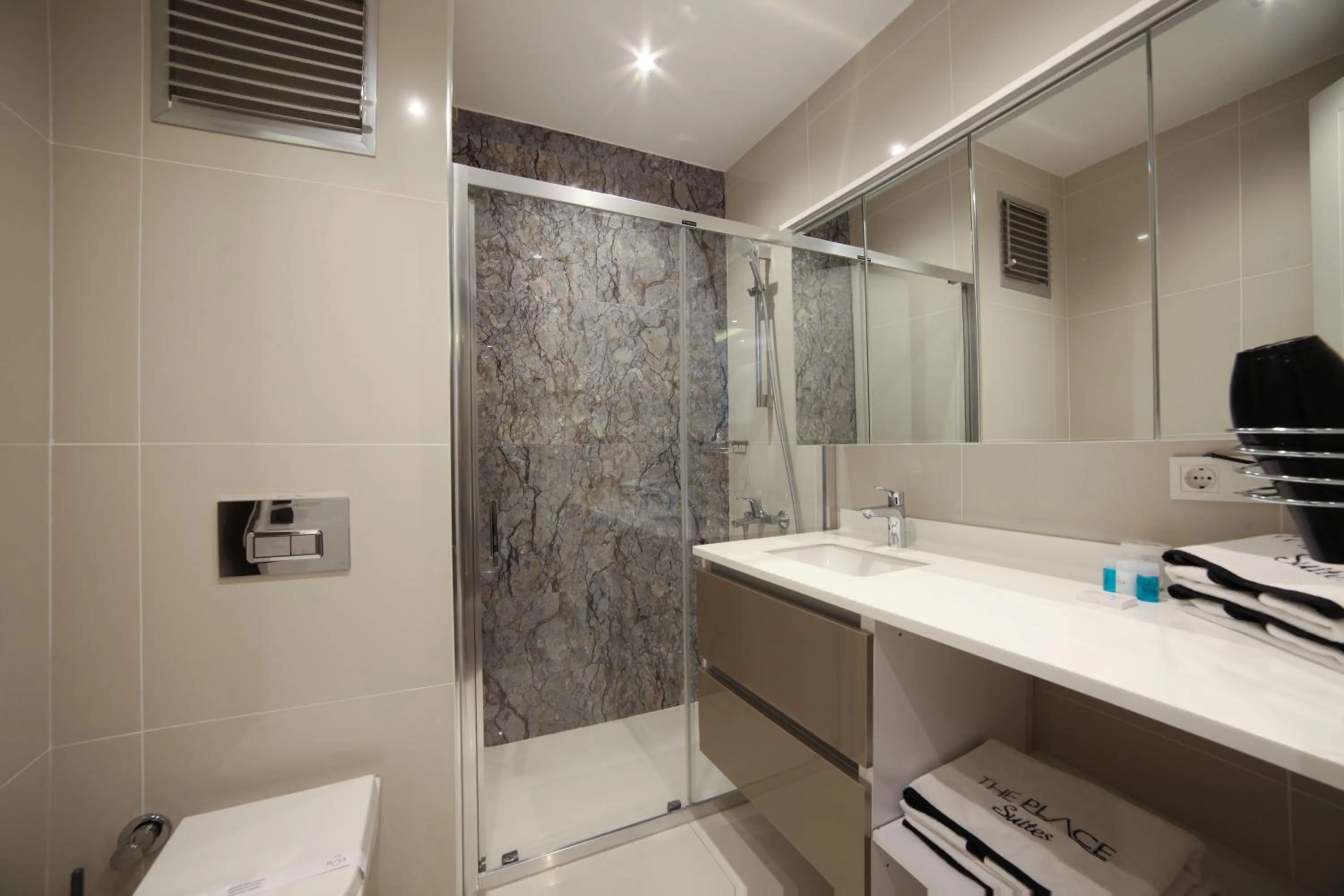 Property building in Ataşehir The Place Suites