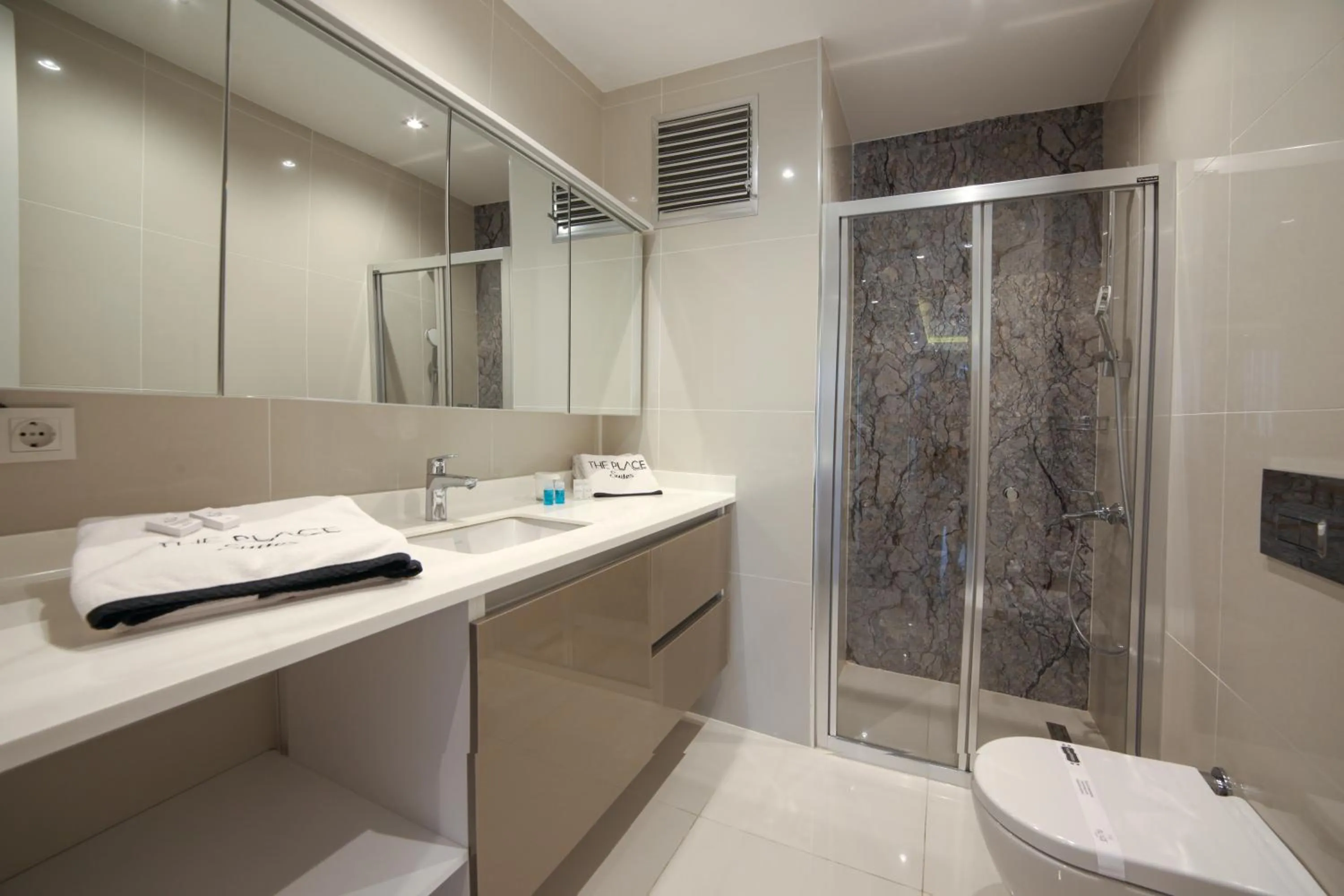 Bathroom in Ataşehir The Place Suites
