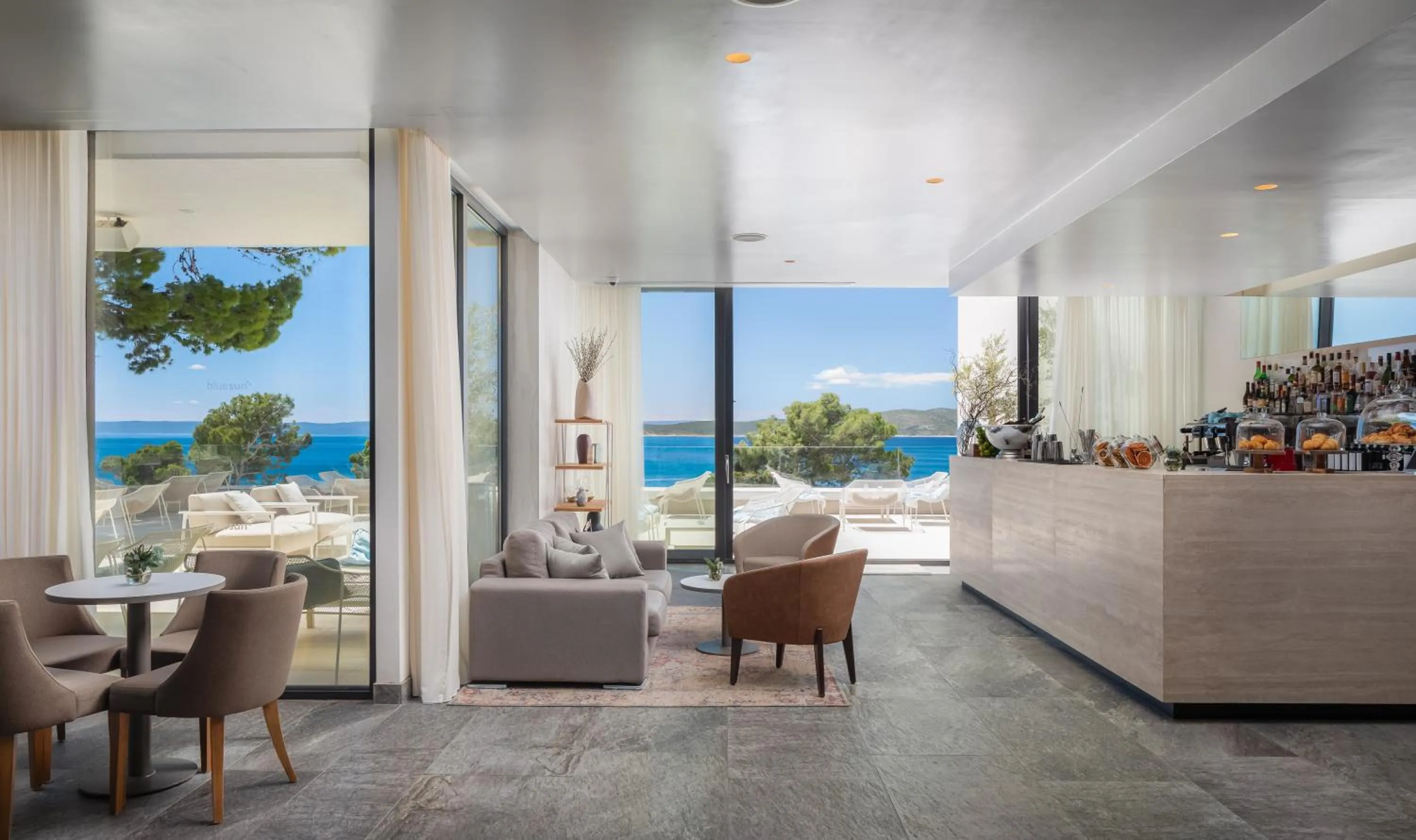 Coffee/tea facilities in Bluesun Mala Berulia