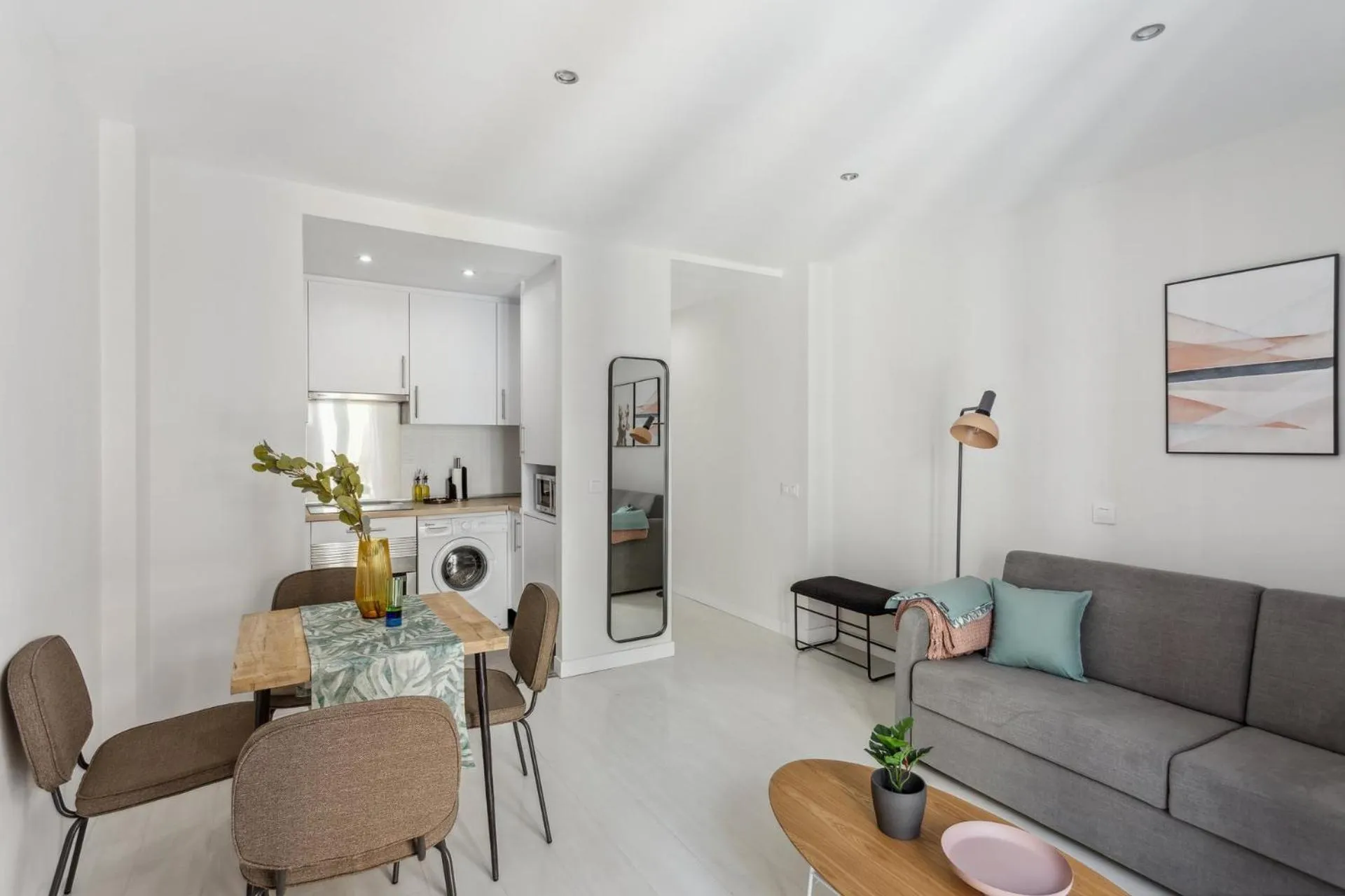 Kitchen or kitchenette in Limehome Madrid Calle de la Paloma