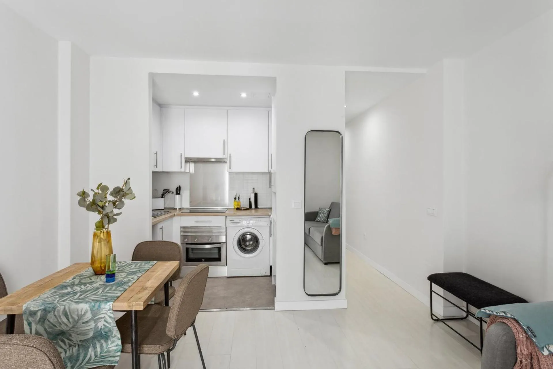 Kitchen or kitchenette in Limehome Madrid Calle de la Paloma