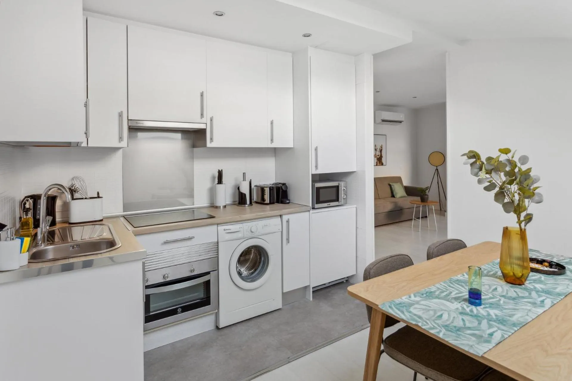 Coffee/tea facilities in Limehome Madrid Calle de la Paloma