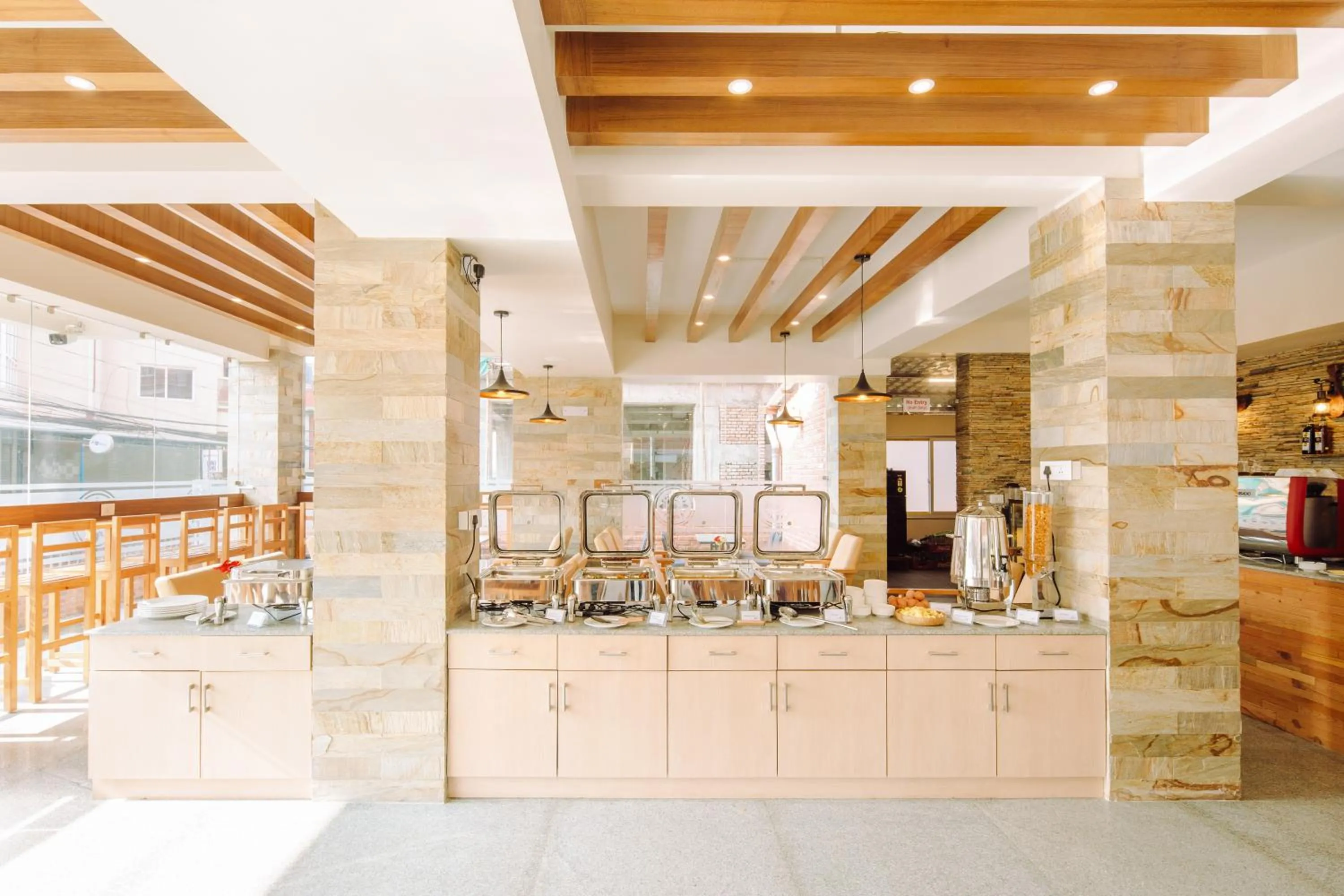 Restaurant/places to eat in Pema Boutique Hotel