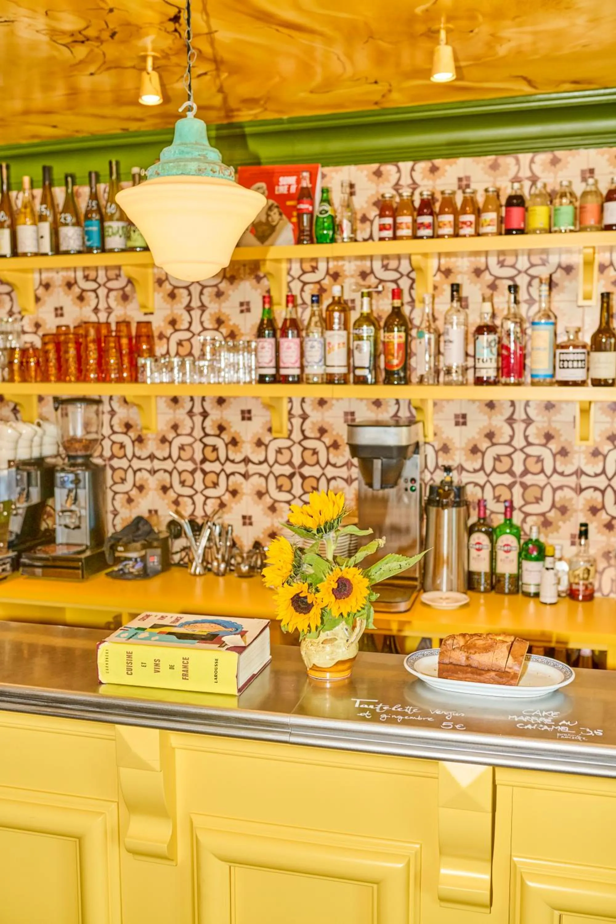 Restaurant/places to eat in Hôtel Les Deux Gares & Spa