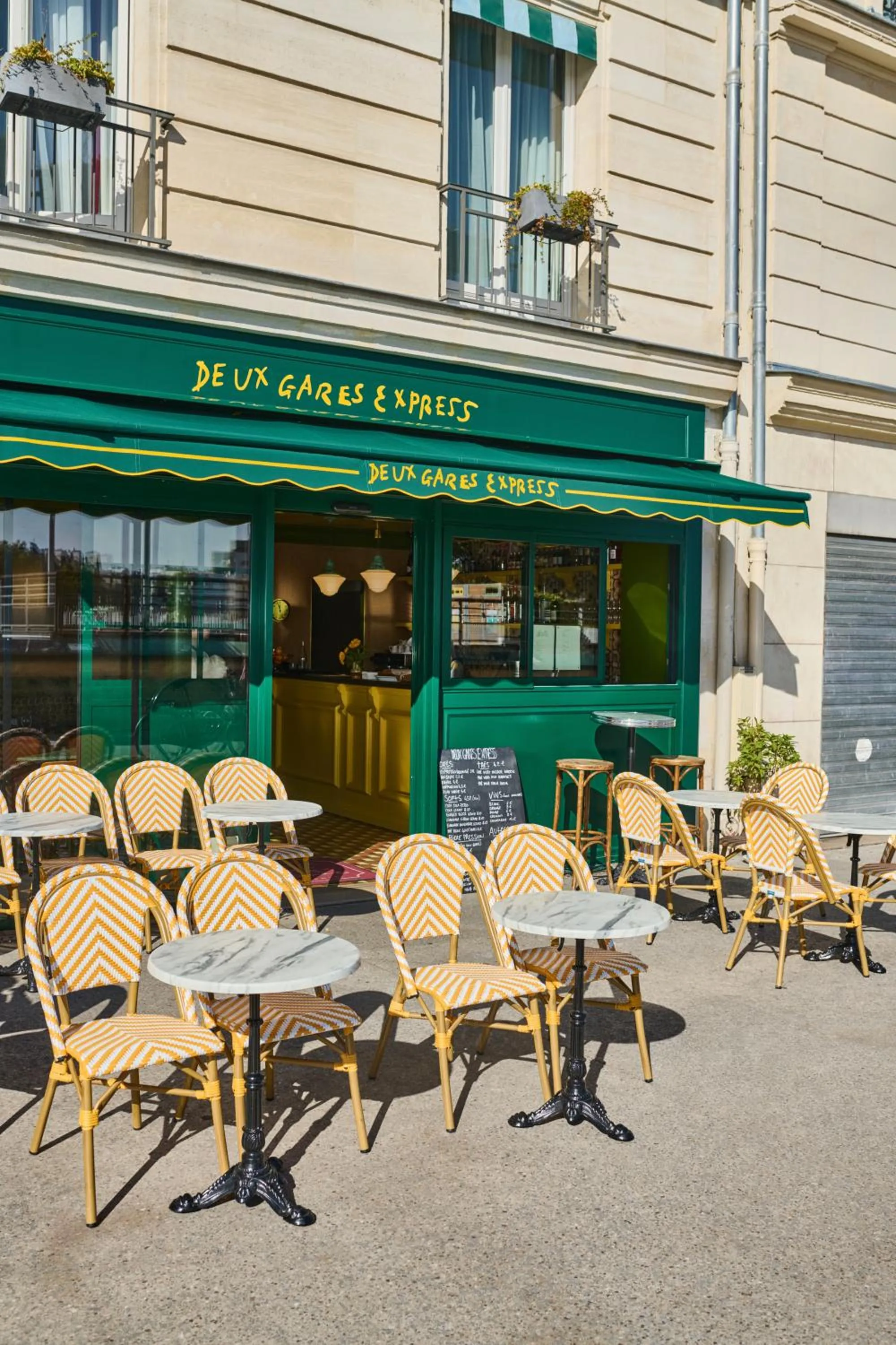 Restaurant/places to eat in Hôtel Les Deux Gares & Spa