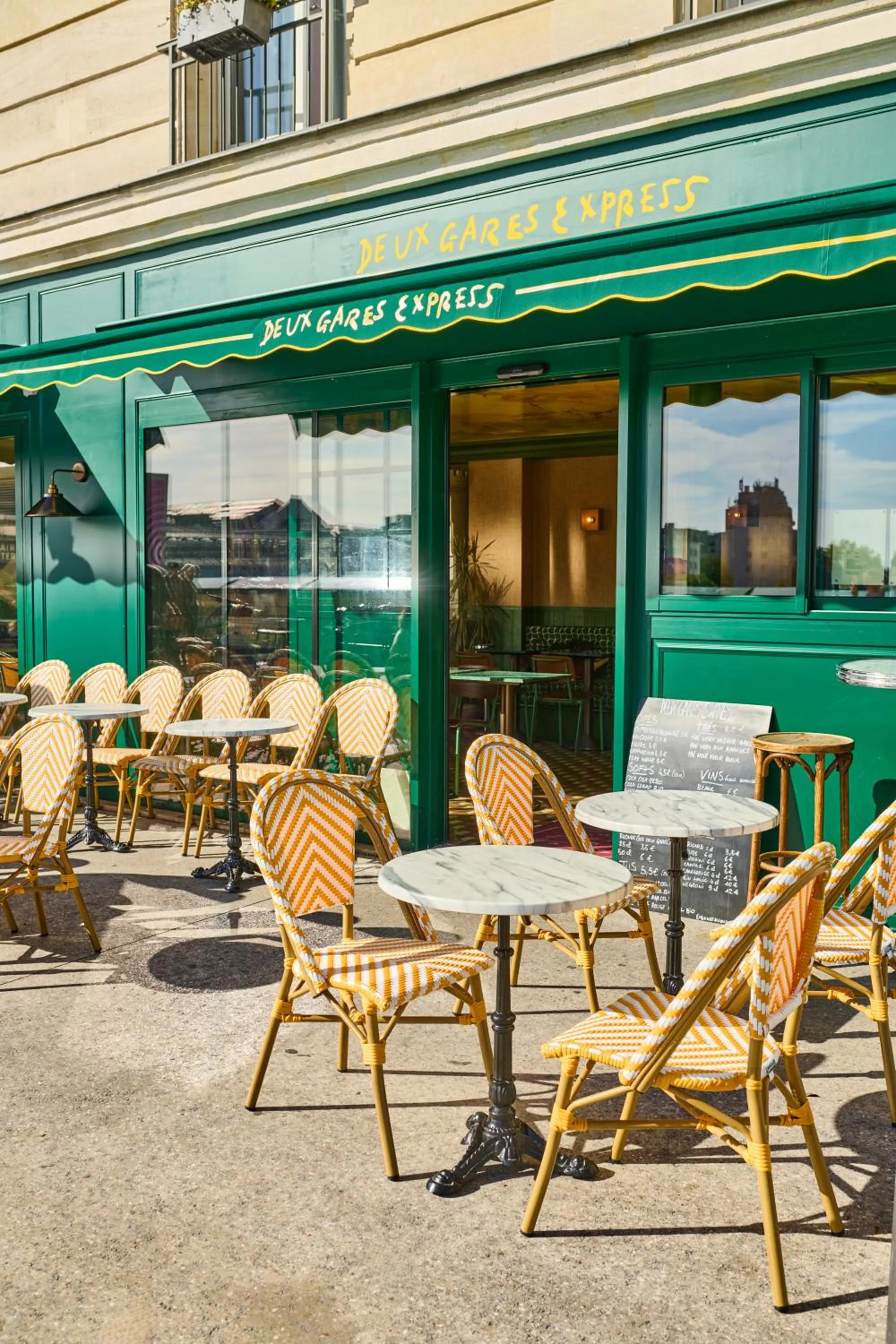 Restaurant/places to eat in Hôtel Les Deux Gares & Spa