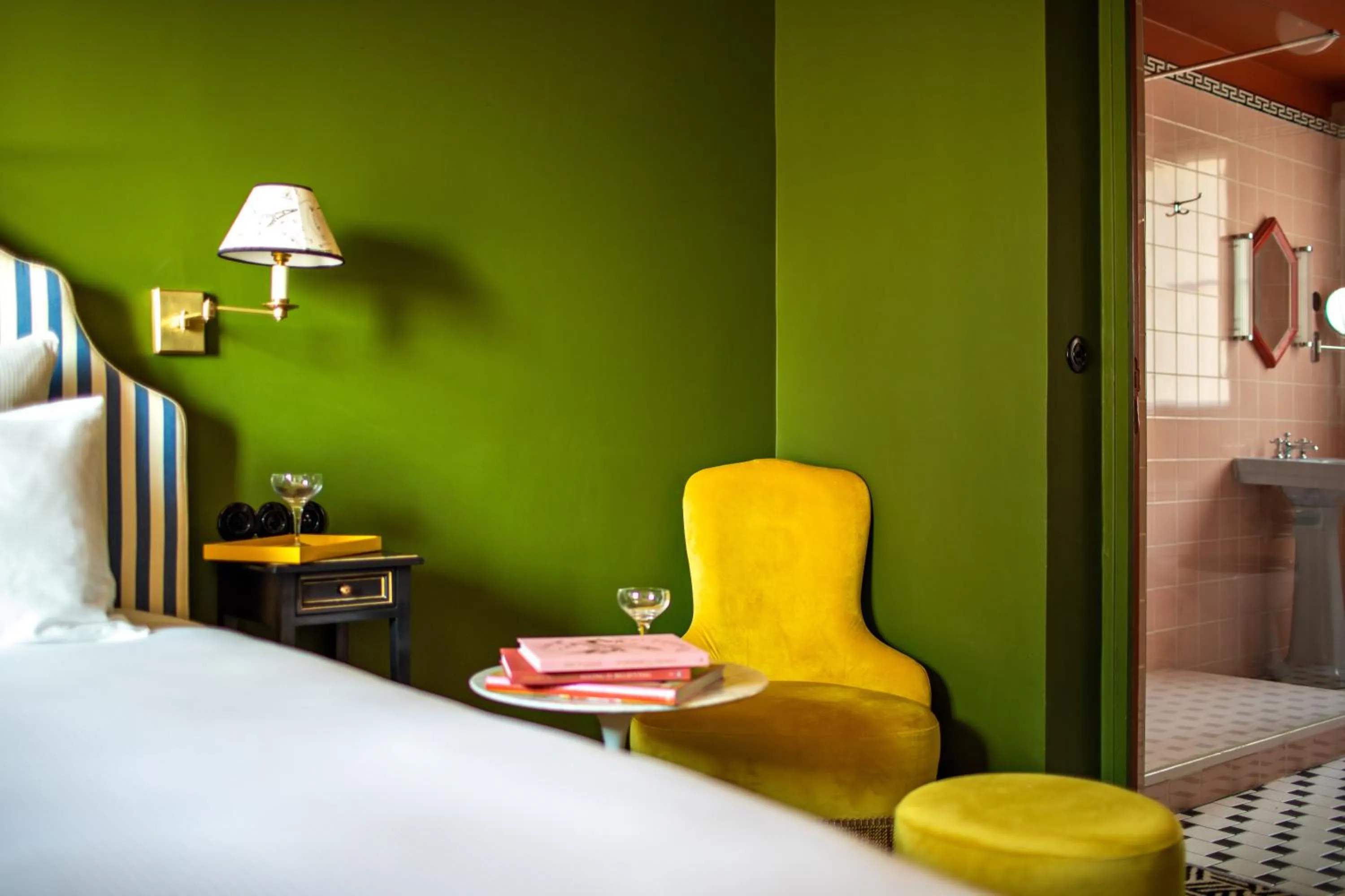 Bedroom, Bed in Hôtel Les Deux Gares & Spa