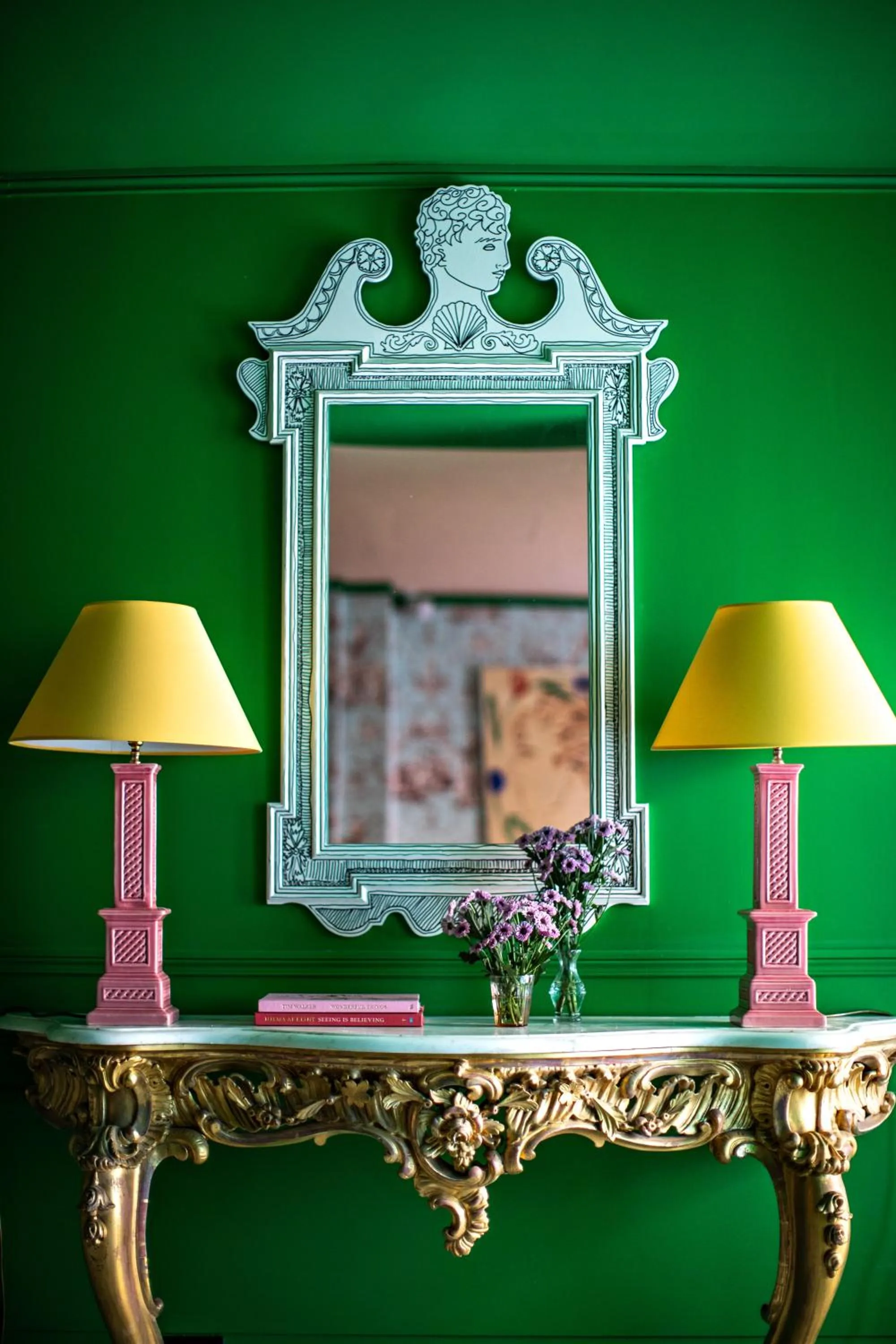 Decorative detail in Hôtel Les Deux Gares & Spa