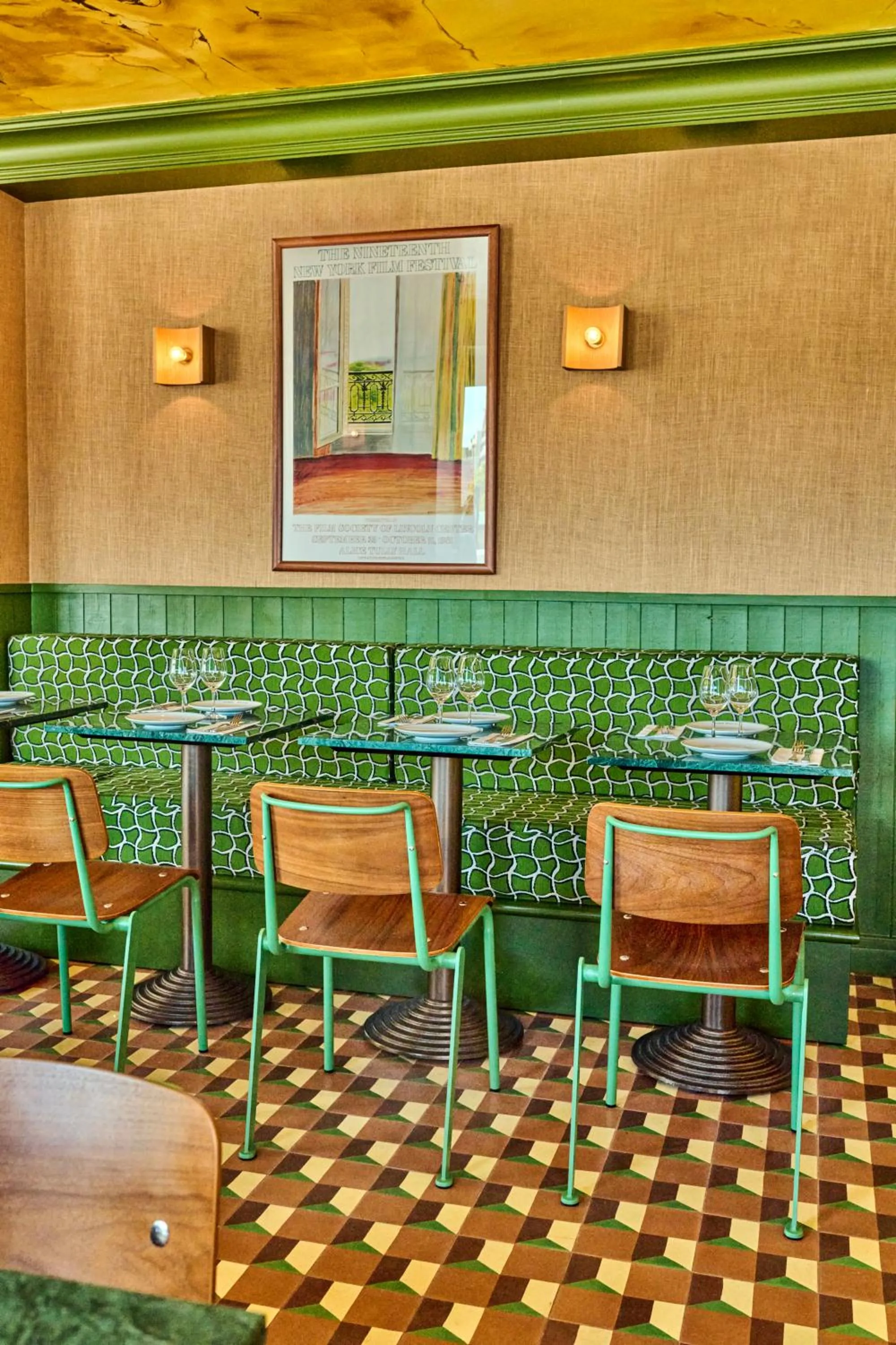 Restaurant/places to eat in Hôtel Les Deux Gares & Spa