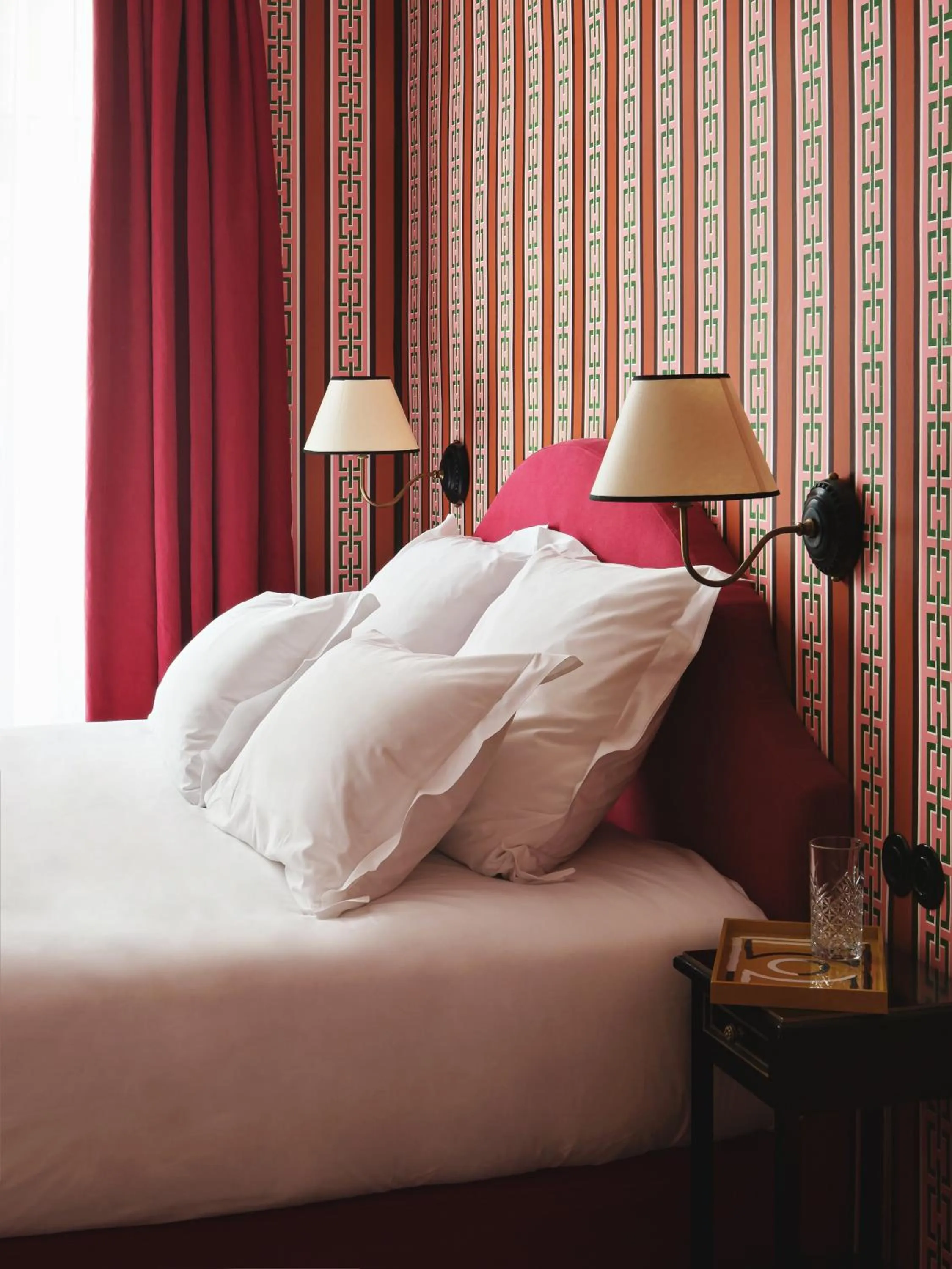 Bedroom, Bed in Hôtel Les Deux Gares & Spa