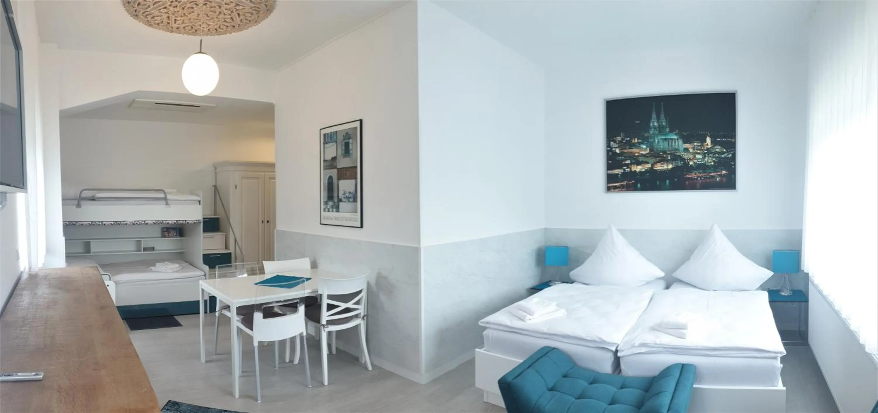 Photo of the whole room, Bed in Zimmer for you