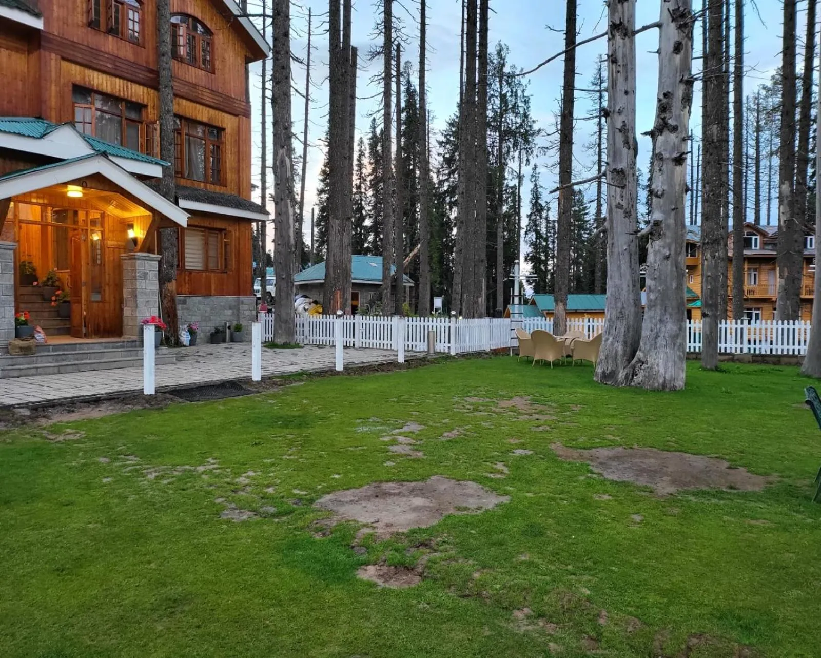 Property building in Shaw Inn by Stay Pattern