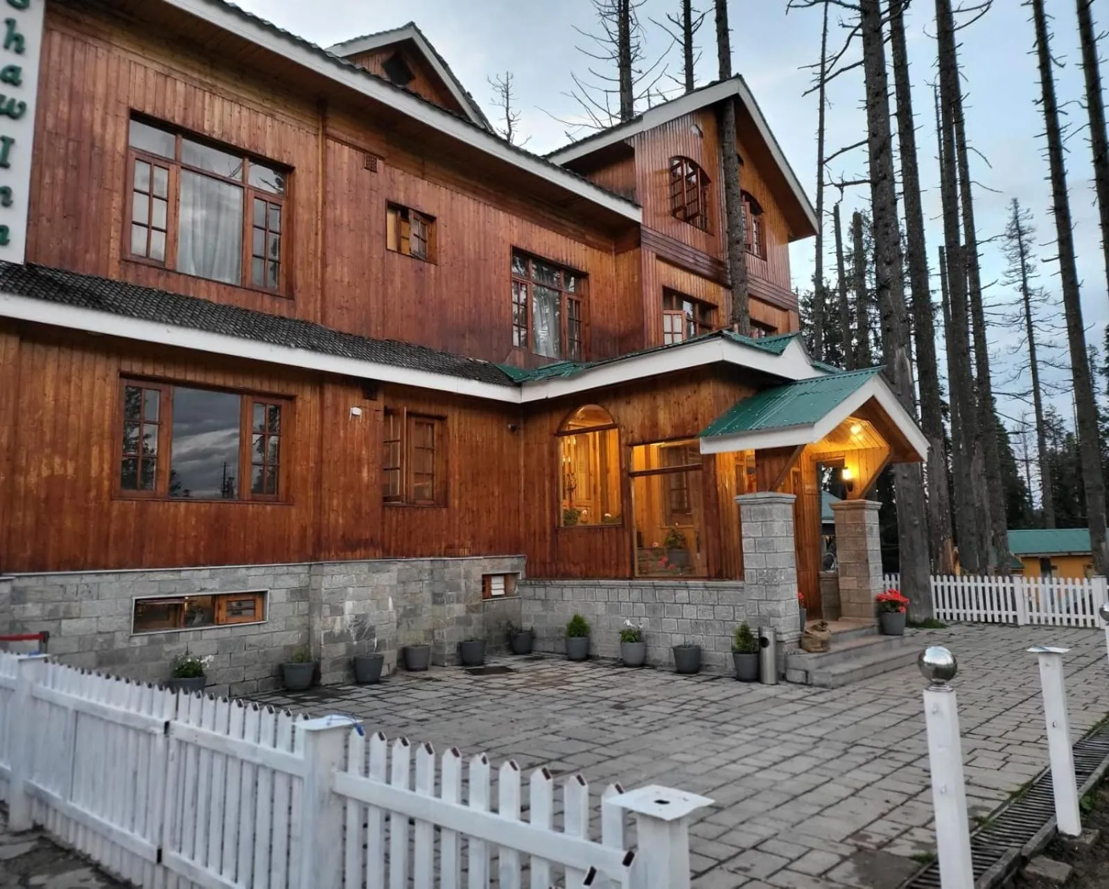 Property building in Shaw Inn by Stay Pattern