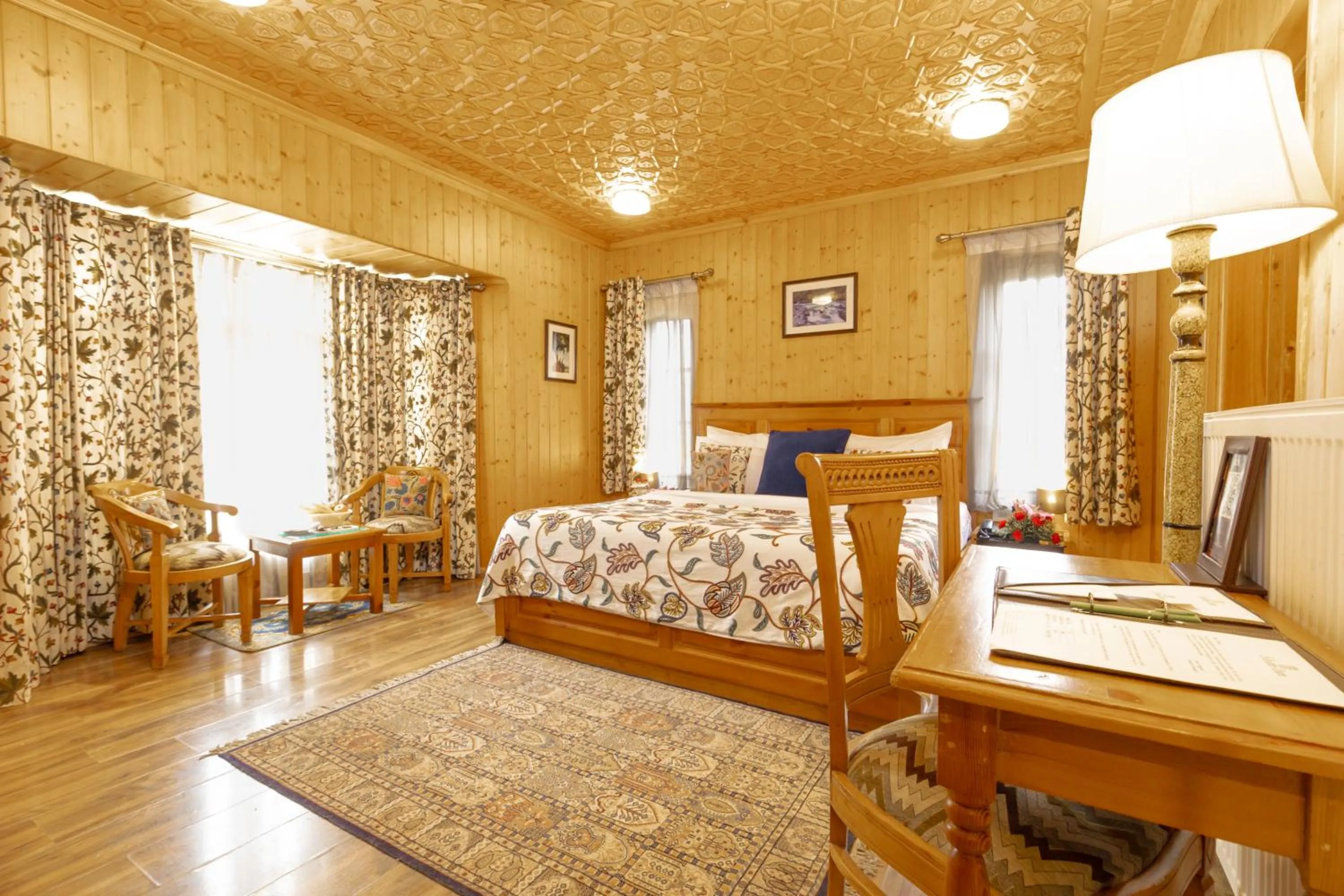 Bedroom, Bed in Shaw Inn by Stay Pattern