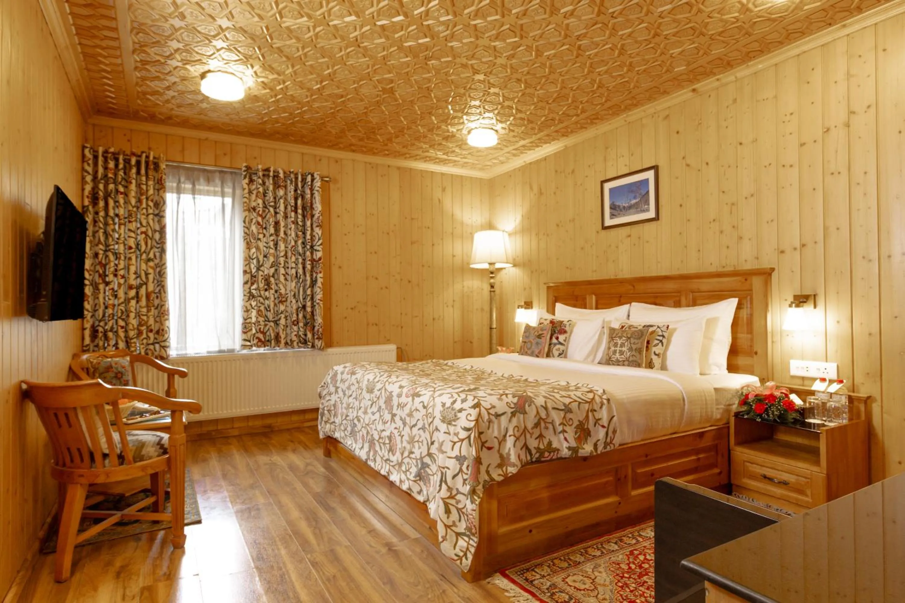 Bedroom, Bed in Shaw Inn by Stay Pattern