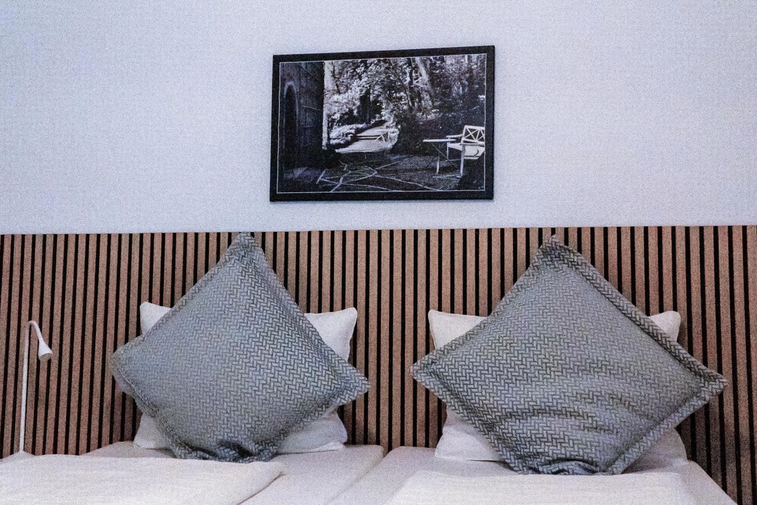 Photo of the whole room, Bed in Stadt-gut-Hotel Rheinischer Hof