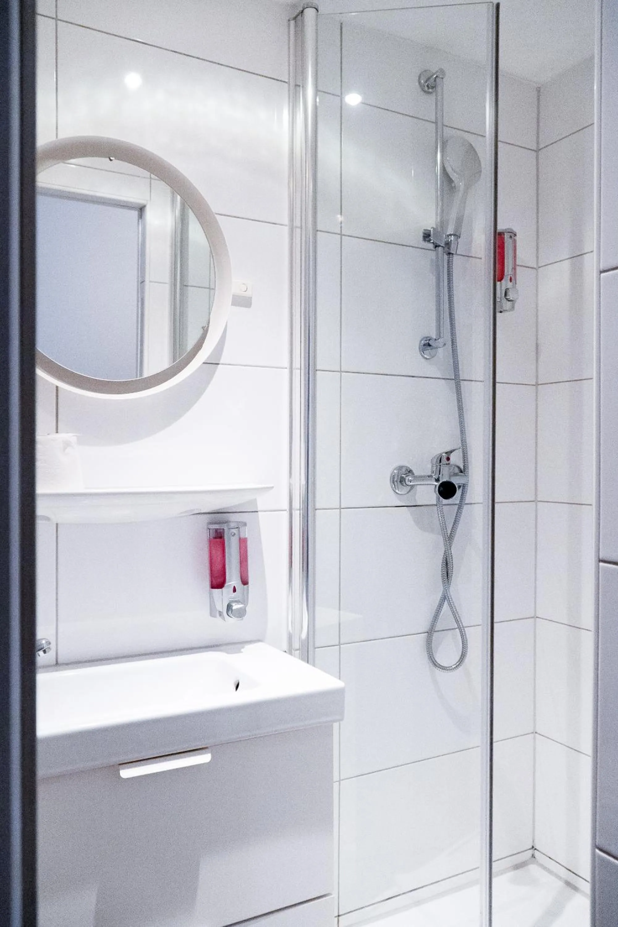 Shower in Stadt-gut-Hotel Rheinischer Hof