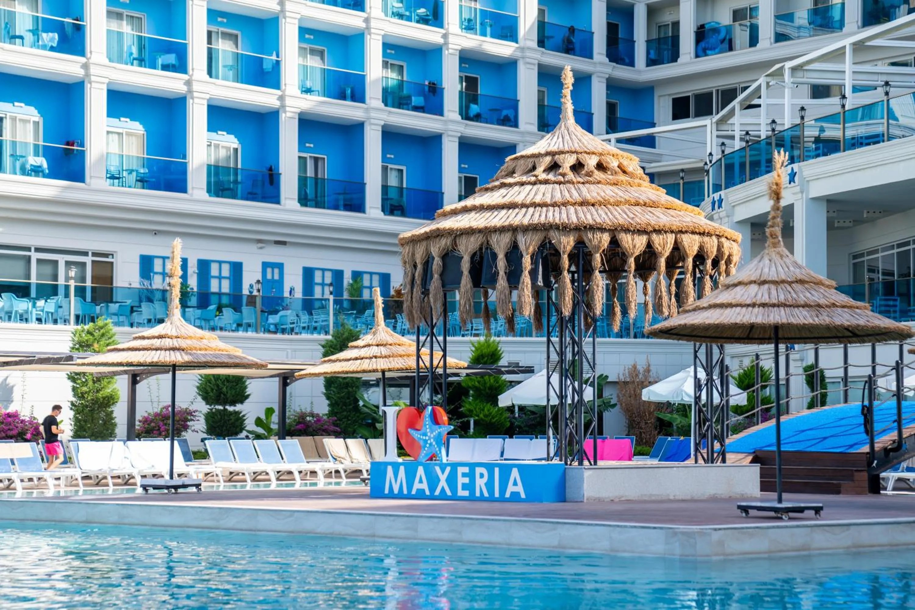 Property building in Maxeria Blue Didyma