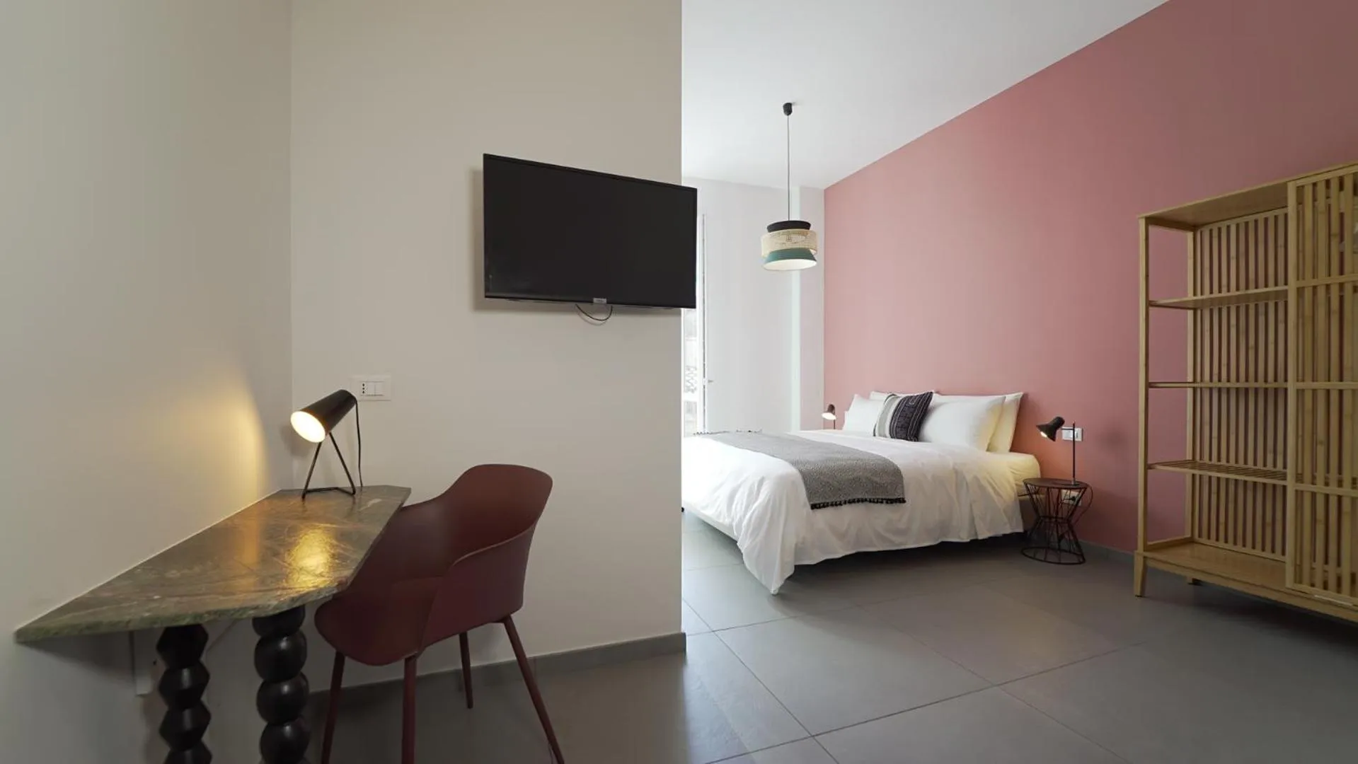 TV and multimedia, Bed in Zefiro Suites