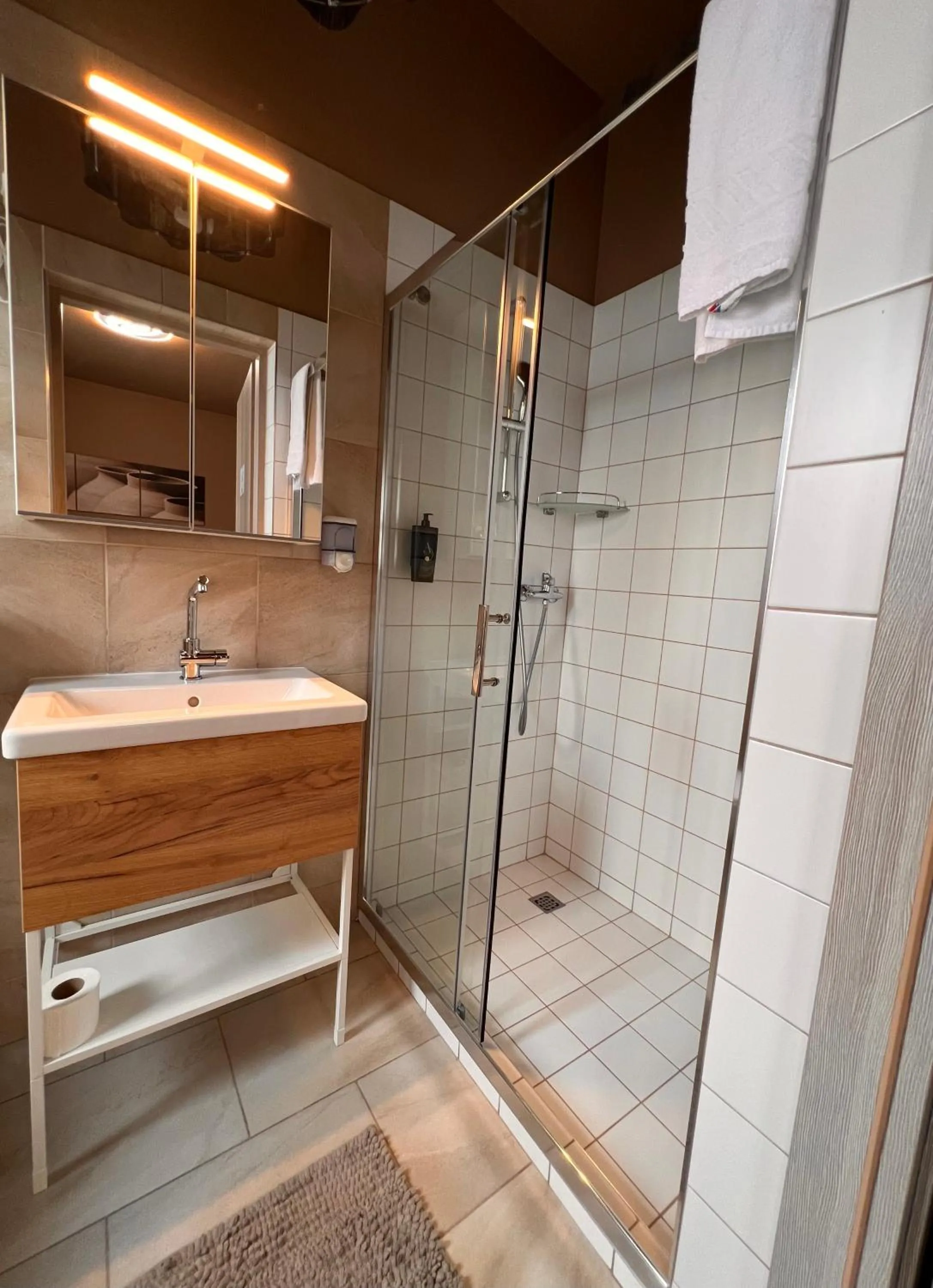 Shower in Boutique Hotel & Event Center