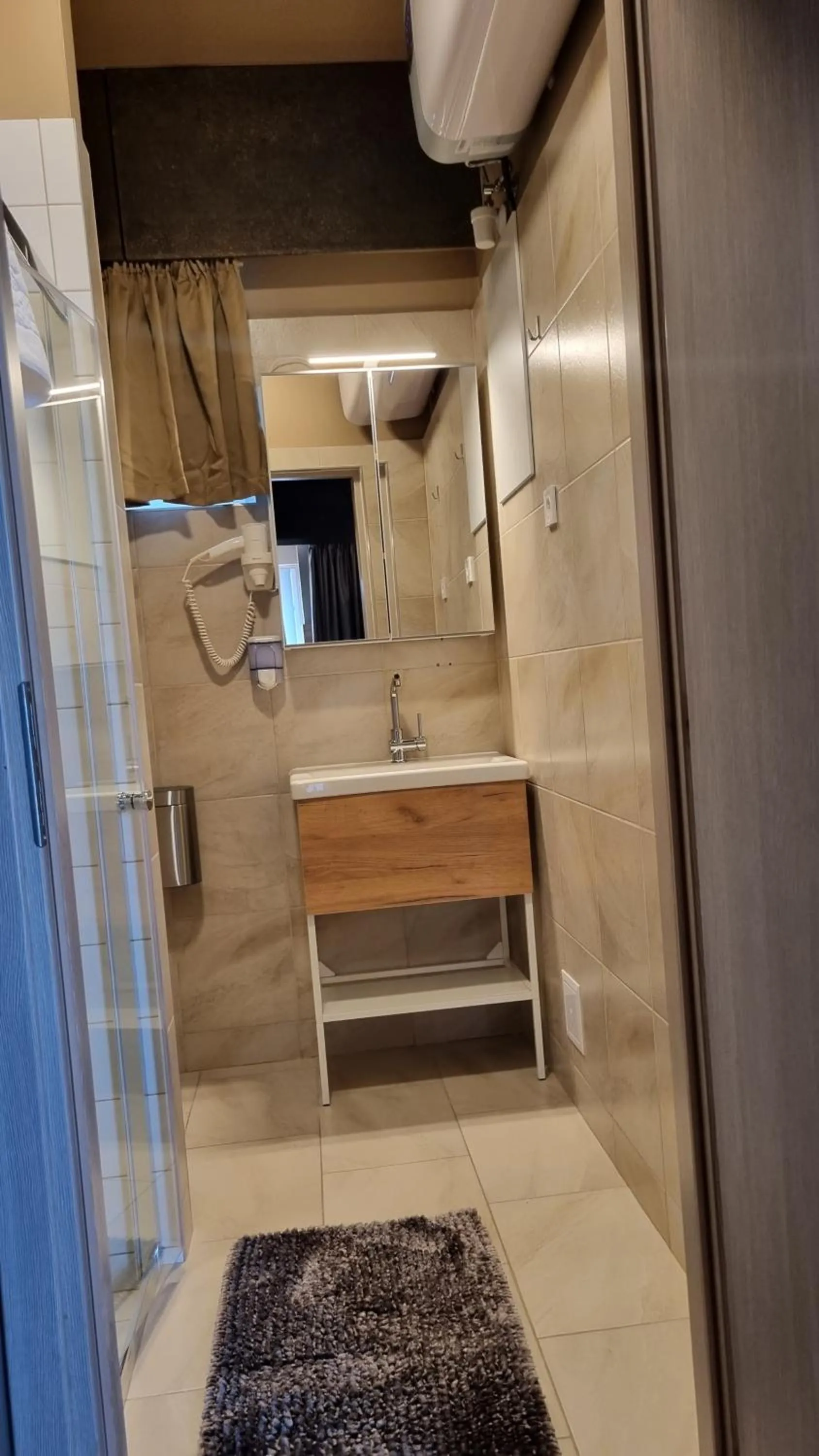 Shower in Boutique Hotel & Event Center