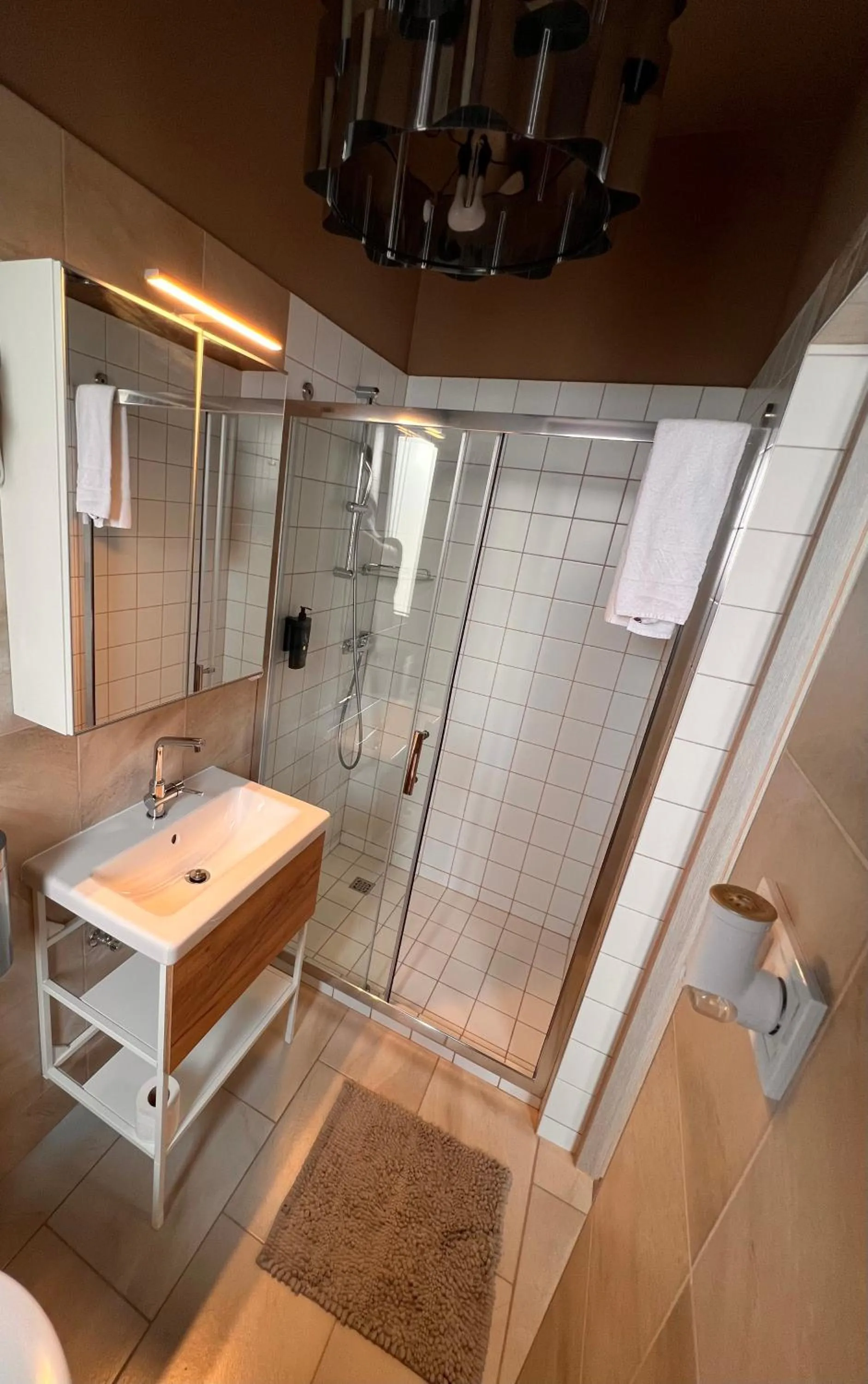 Shower in Boutique Hotel & Event Center