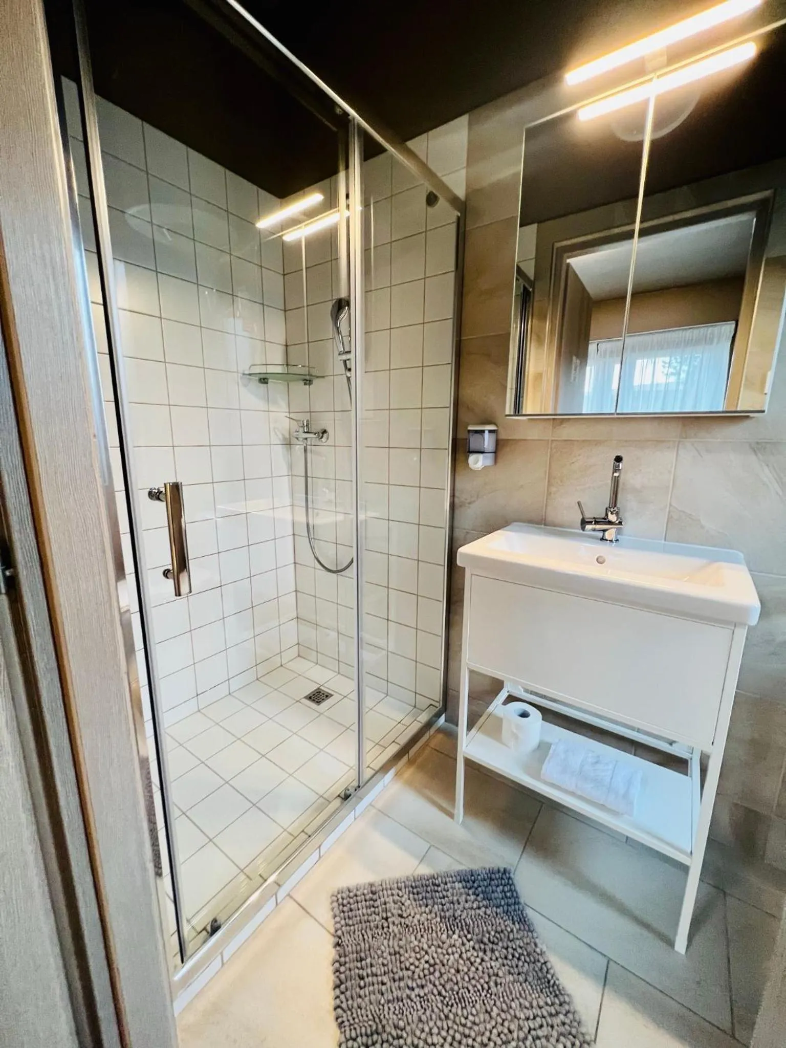 Shower in Boutique Hotel & Event Center