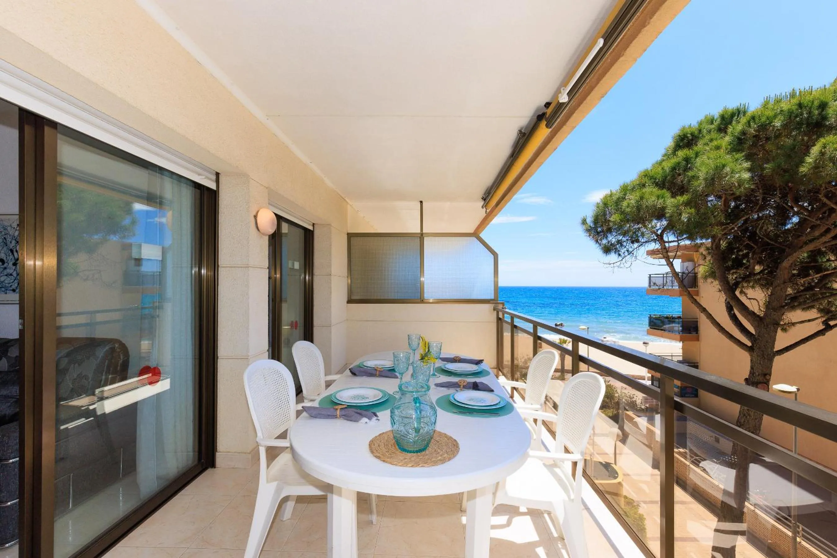 Balcony/Terrace in UHC Txingudi Family Apartments