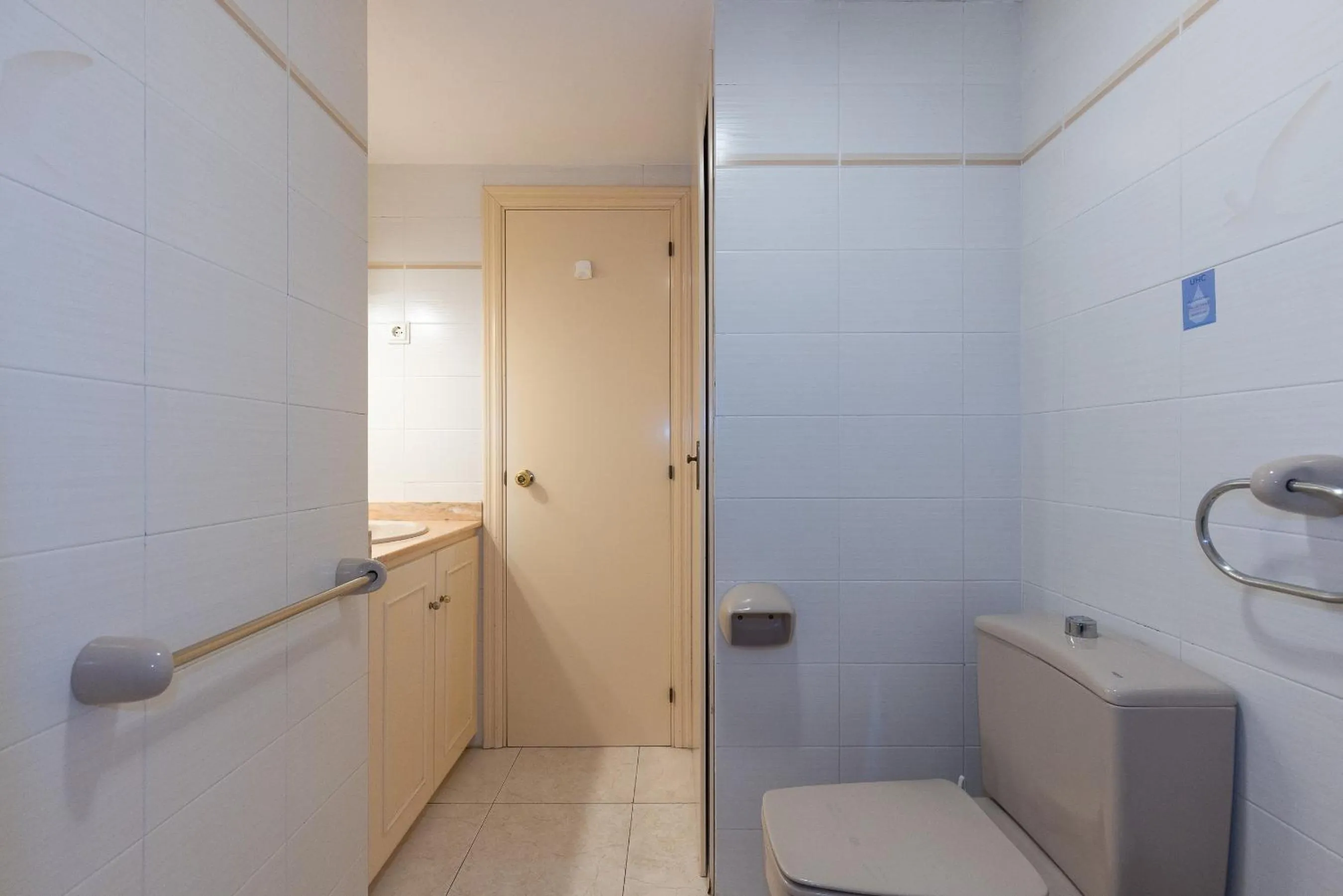 Toilet in UHC Txingudi Family Apartments