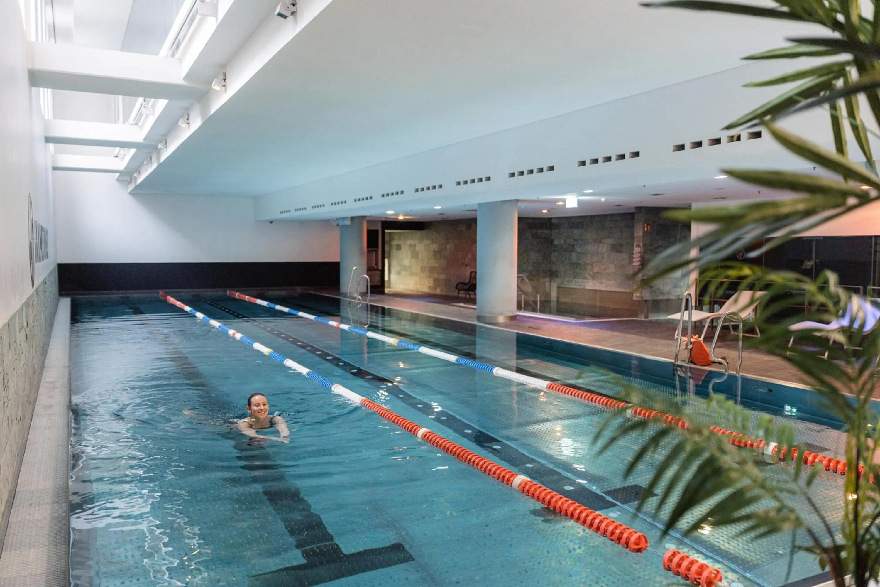 Swimming pool in Hotel Kö59 Düsseldorf - Member of Hommage Luxury Hotels Collection